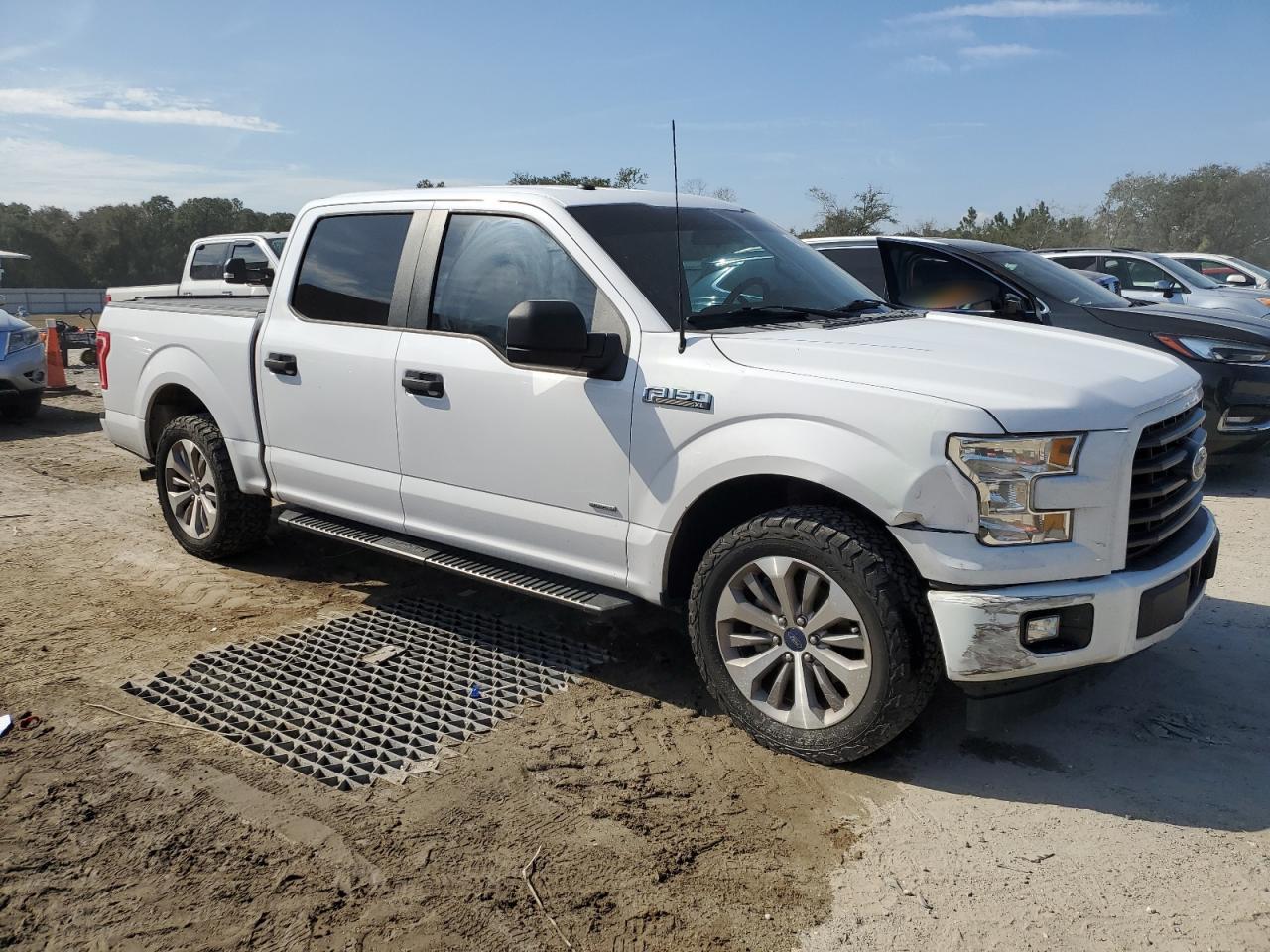2017 Ford F-150 VIN 1FTEW1CP6HKD05876 Copart auction photo, front end / rear end damage thumbnail 4