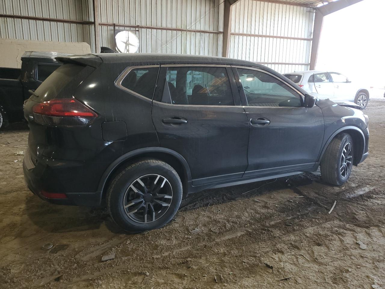 2018 Nissan Rogue VIN KNMAT2MT9JP522467 Copart auction photo, front end / minor dent/scratches damage thumbnail 3