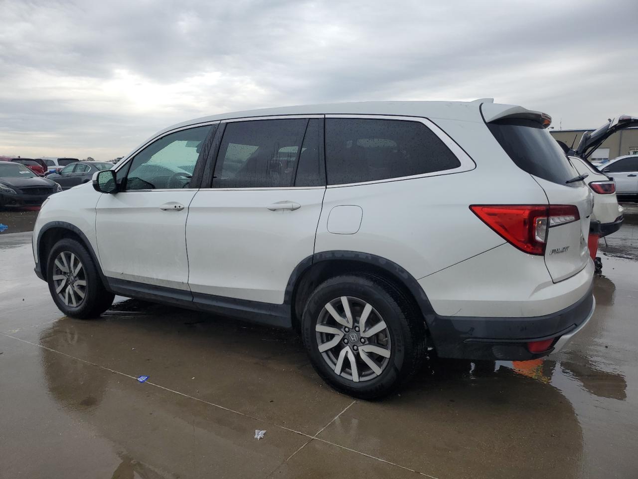 2021 Honda Pilot VIN 5FNYF5H31MB010704 Copart auction photo, minor dent/scratches damage thumbnail 2
