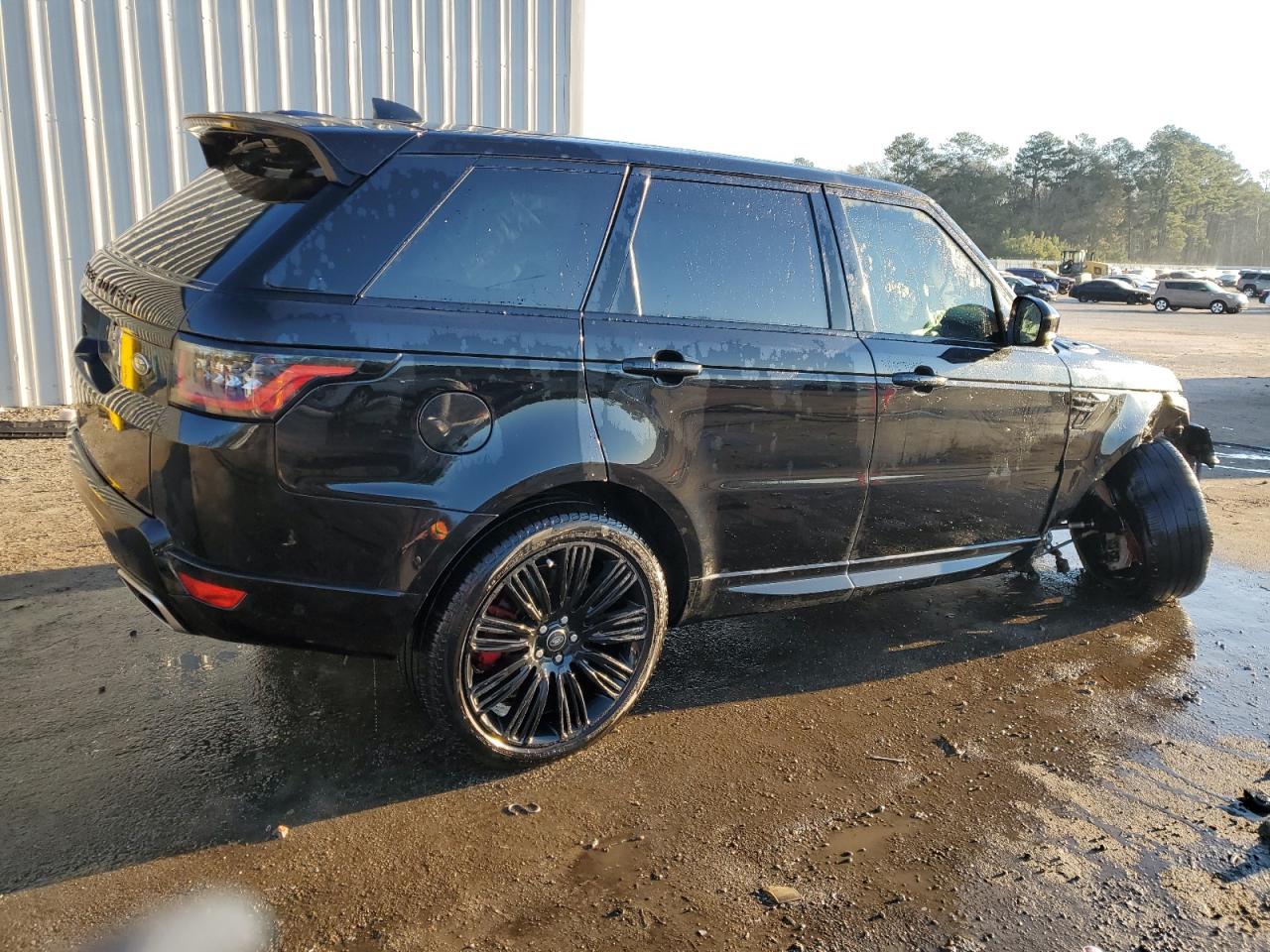 2022 Land Rover Range Rover VIN SALWR2SE0NA235190 Copart auction photo, front end damage thumbnail 3