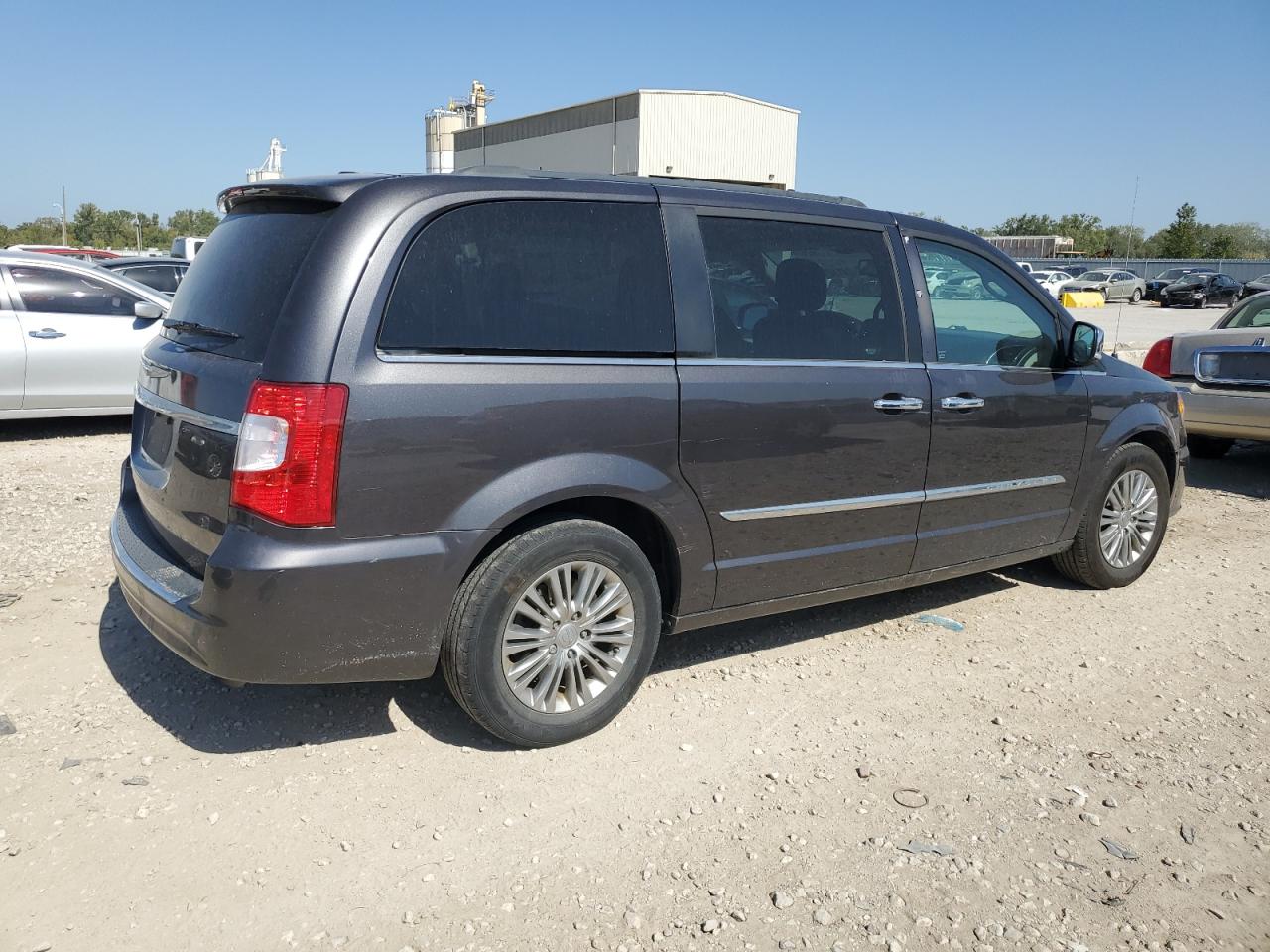 2015 Chrysler Town & Country VIN 2C4RC1CG8FR753495 Copart auction photo, water/flood damage thumbnail 3