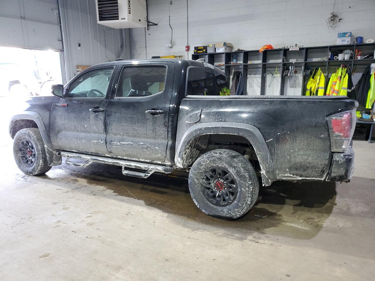 2019 Toyota Tacoma VIN 5TFCZ5AN5KX173873 Copart auction photo, undercarriage / front end damage thumbnail 2
