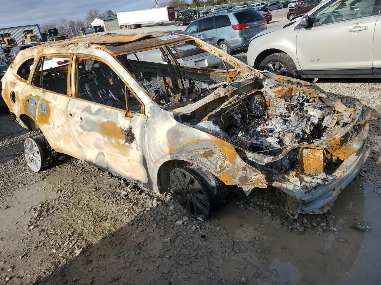 2020 Subaru Outback VIN 4S4BTAEC5L3257789 Copart auction photo, burn damage thumbnail 4
