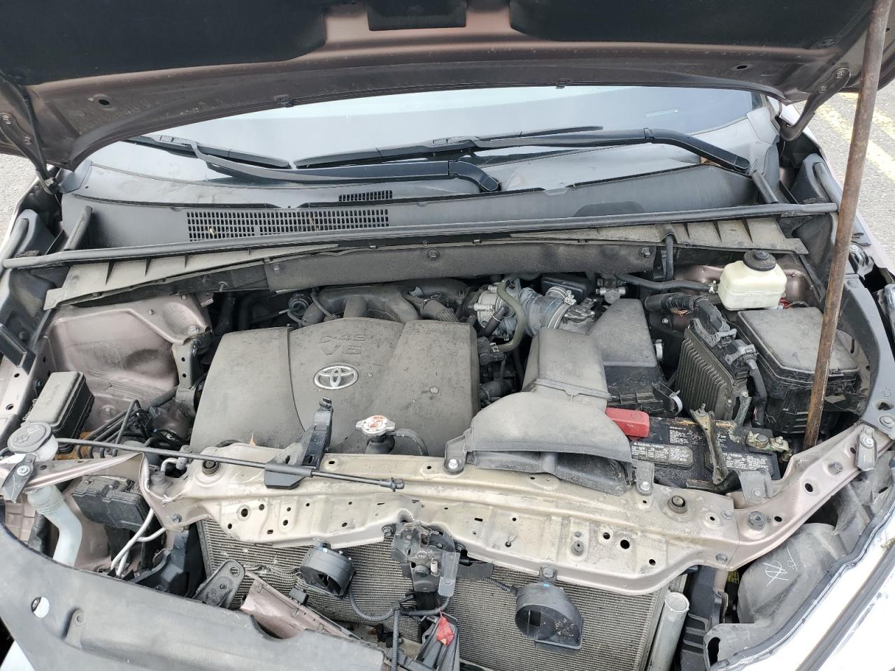 2018 Toyota Highlander VIN 5TDBZRFH1JS856101 Copart auction photo, front end / side damage thumbnail 12