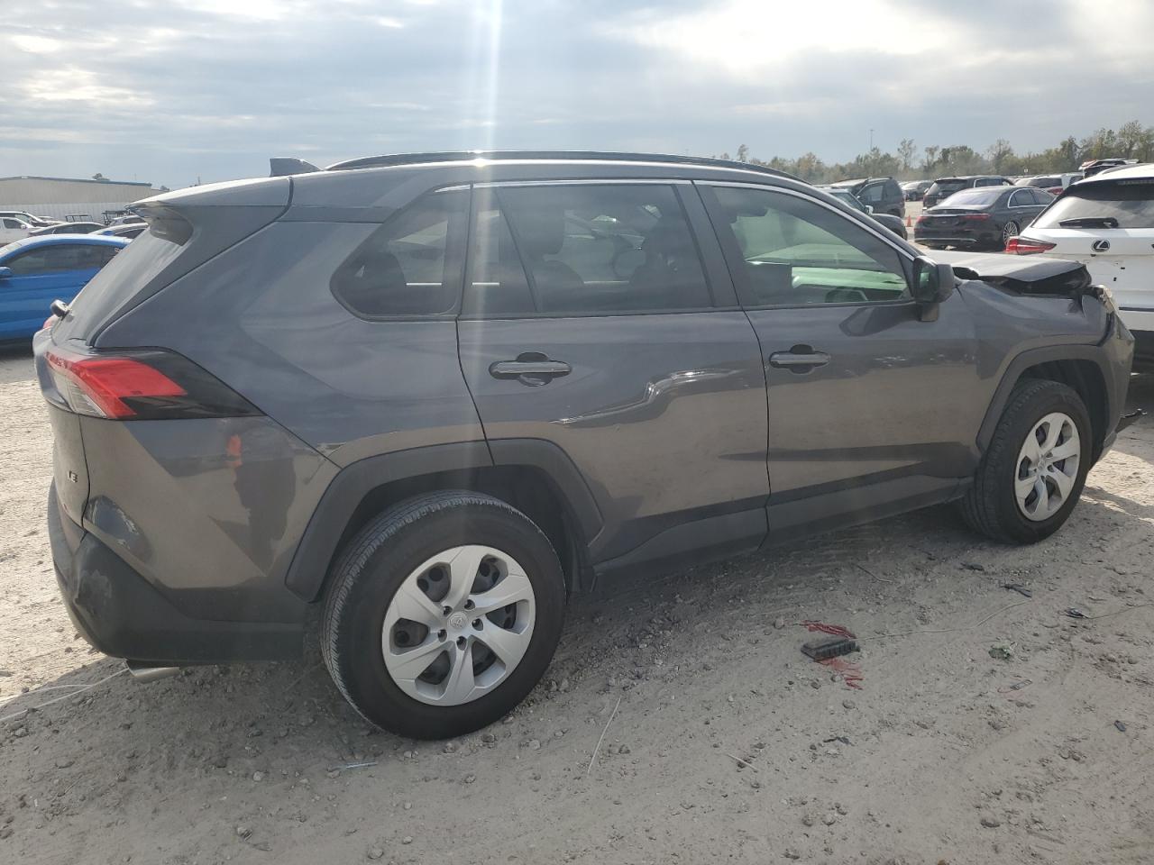 2019 Toyota RAV 4 VIN JTMH1RFV8KJ008075 Copart auction photo, front end / all over damage thumbnail 3