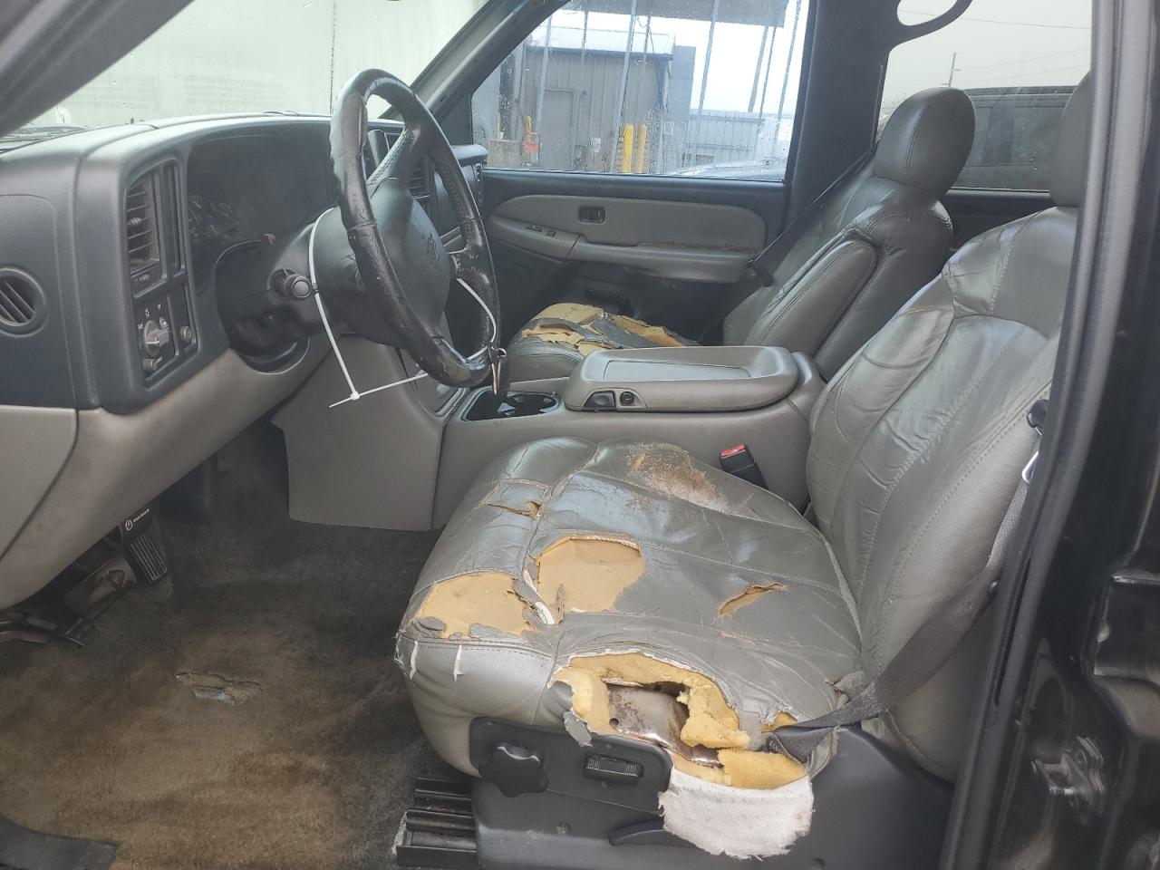 2002 Chevrolet Suburban VIN 3GNEC16Z42G343960 Copart auction photo, all over damage thumbnail 7