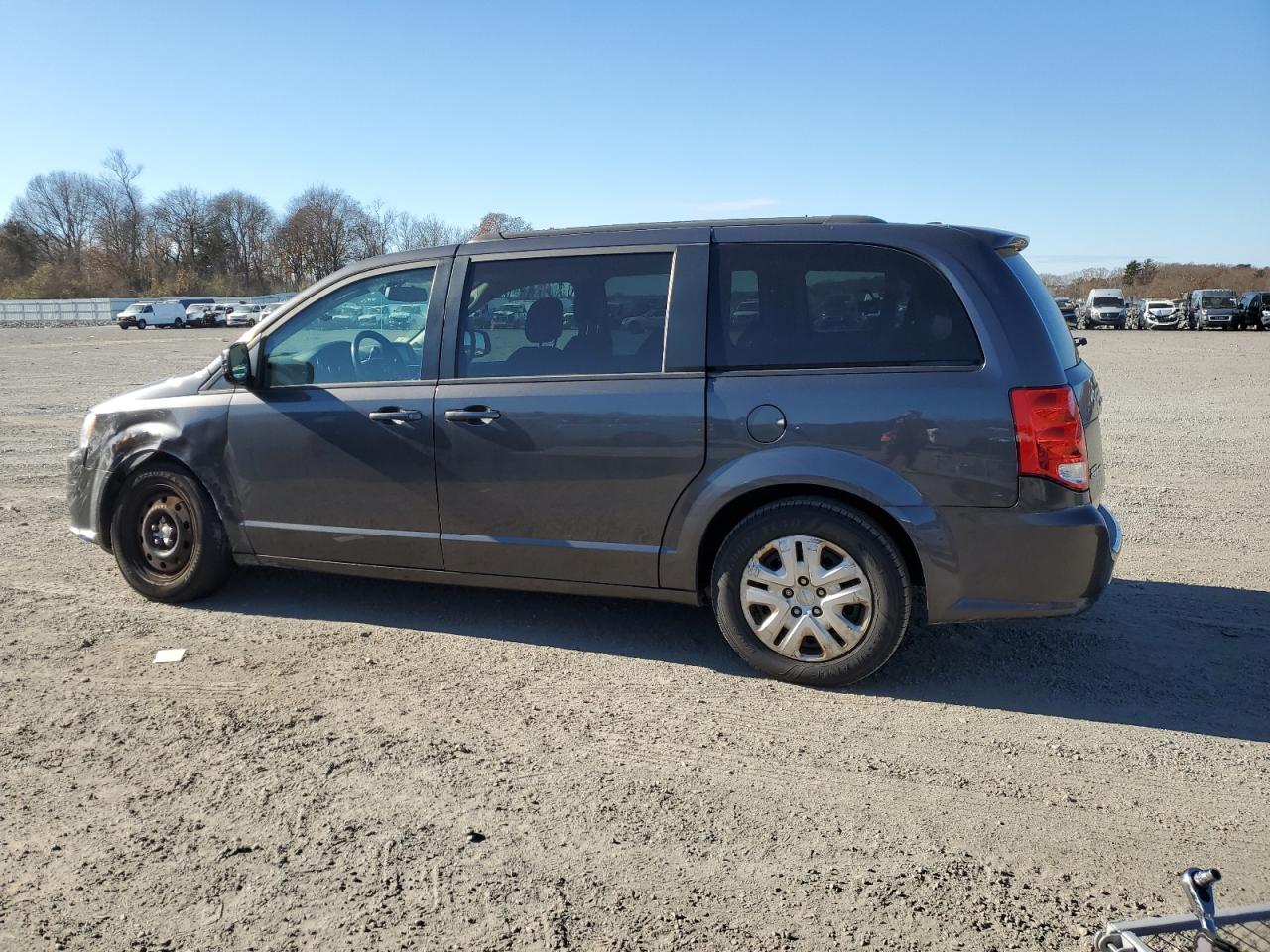 2018 Dodge Caravan VIN 2C4RDGBGXJR245572 Copart auction photo, front end damage thumbnail 2