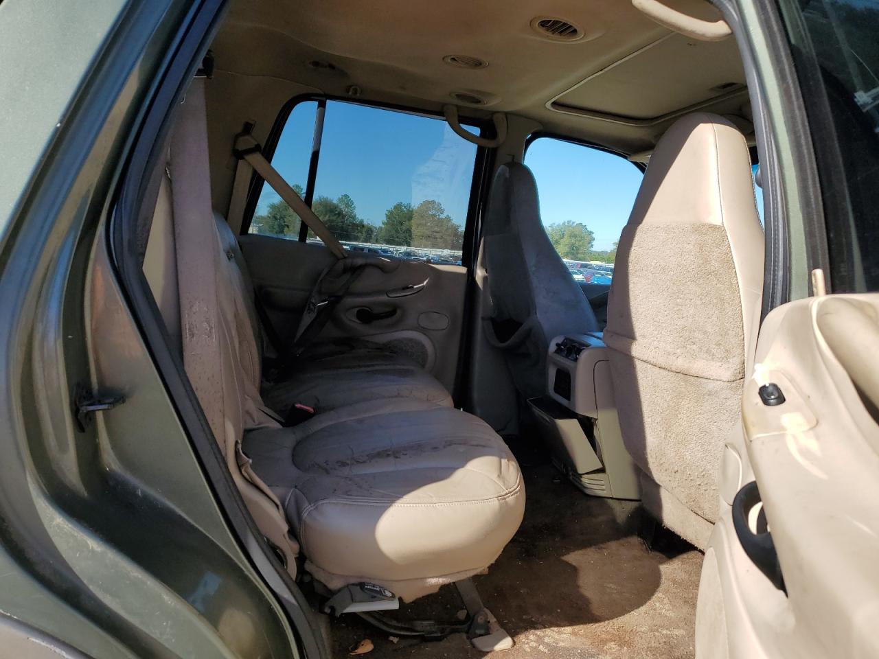 2001 Ford Expedition VIN 1FMRU17WX1LB77470 Copart auction photo, side damage thumbnail 11