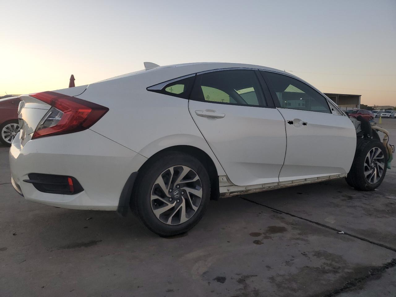 2018 Honda Civic VIN 2HGFC2F72JH538232 Copart auction photo, front end damage thumbnail 3