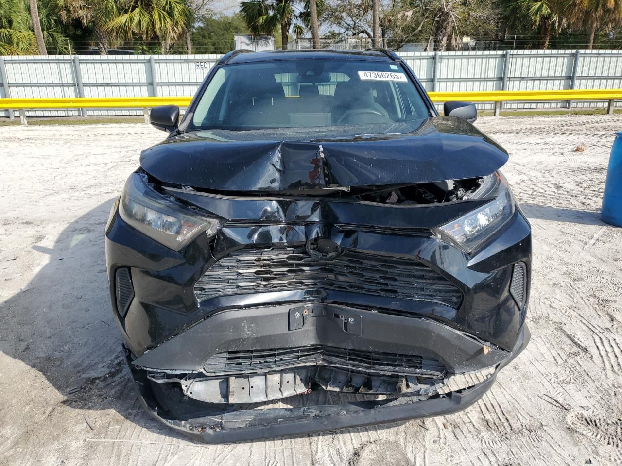 2020 Toyota RAV 4 VIN 2T3H1RFV3LC043482 Copart auction photo, front end / minor dent/scratches damage thumbnail 5