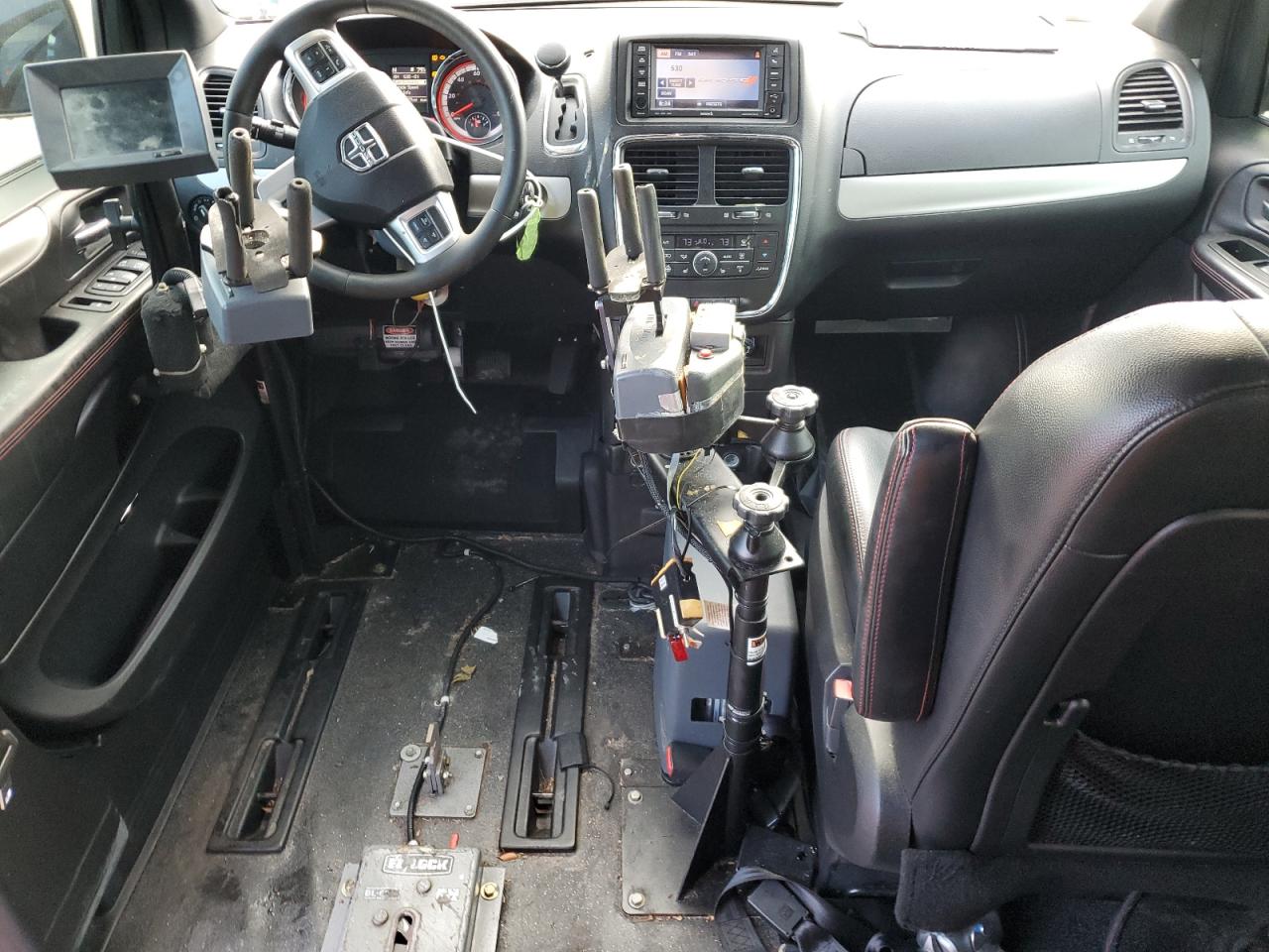 2012 Dodge Caravan VIN 2C4RDGEG1CR324904 Copart auction photo, front end damage thumbnail 8