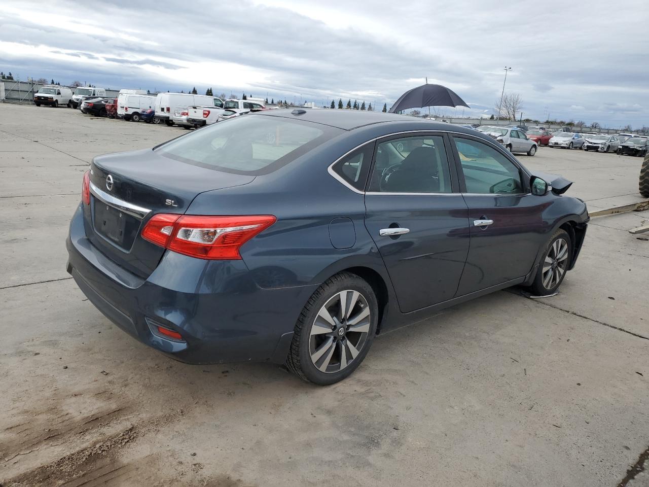 2017 Nissan Sentra VIN 3N1AB7AP5HY330904 Copart auction photo, front end damage thumbnail 3