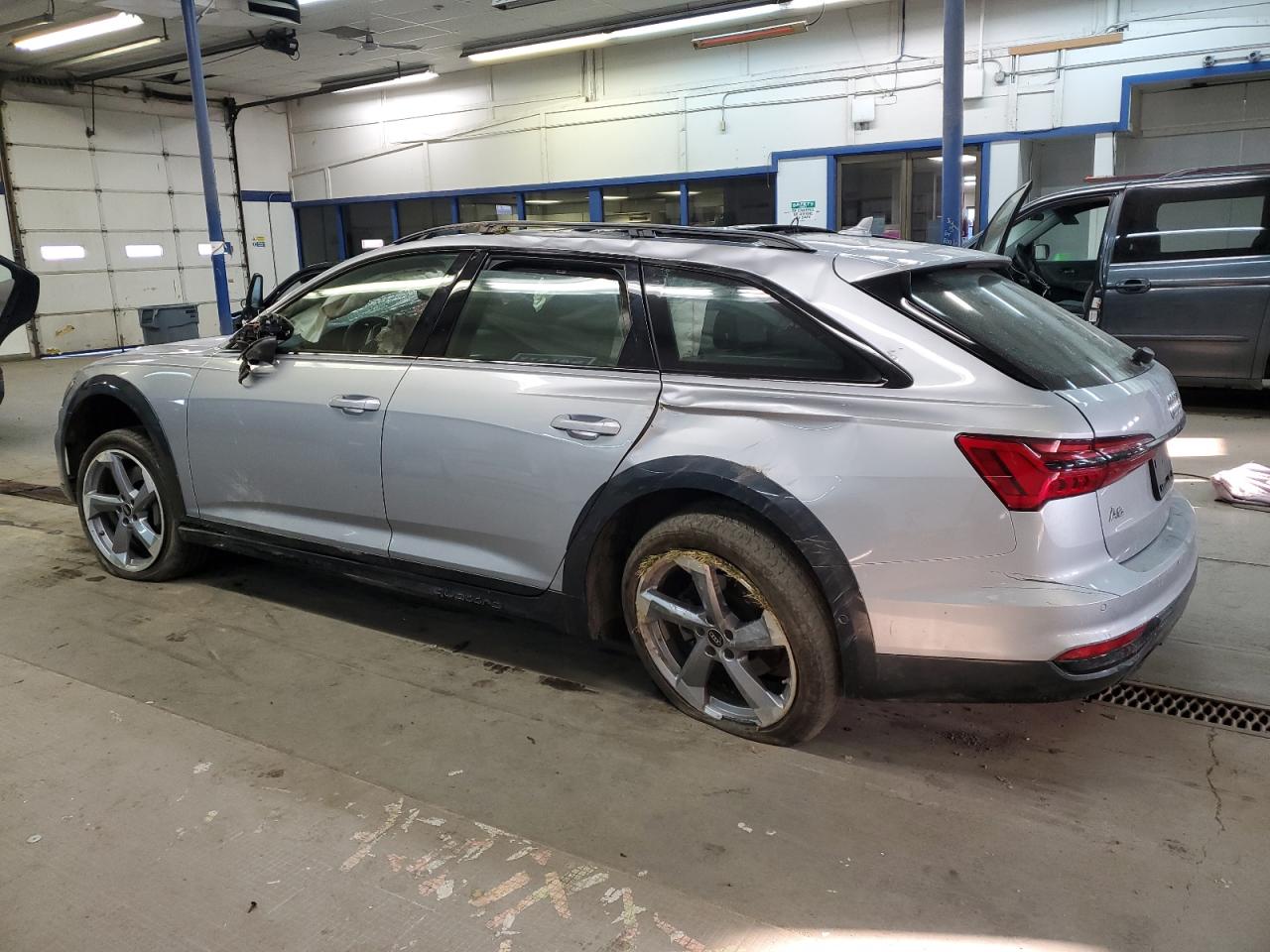 2022 Audi A6 VIN WAU92BF26NN052794 Copart auction photo, rollover / undercarriage damage thumbnail 2