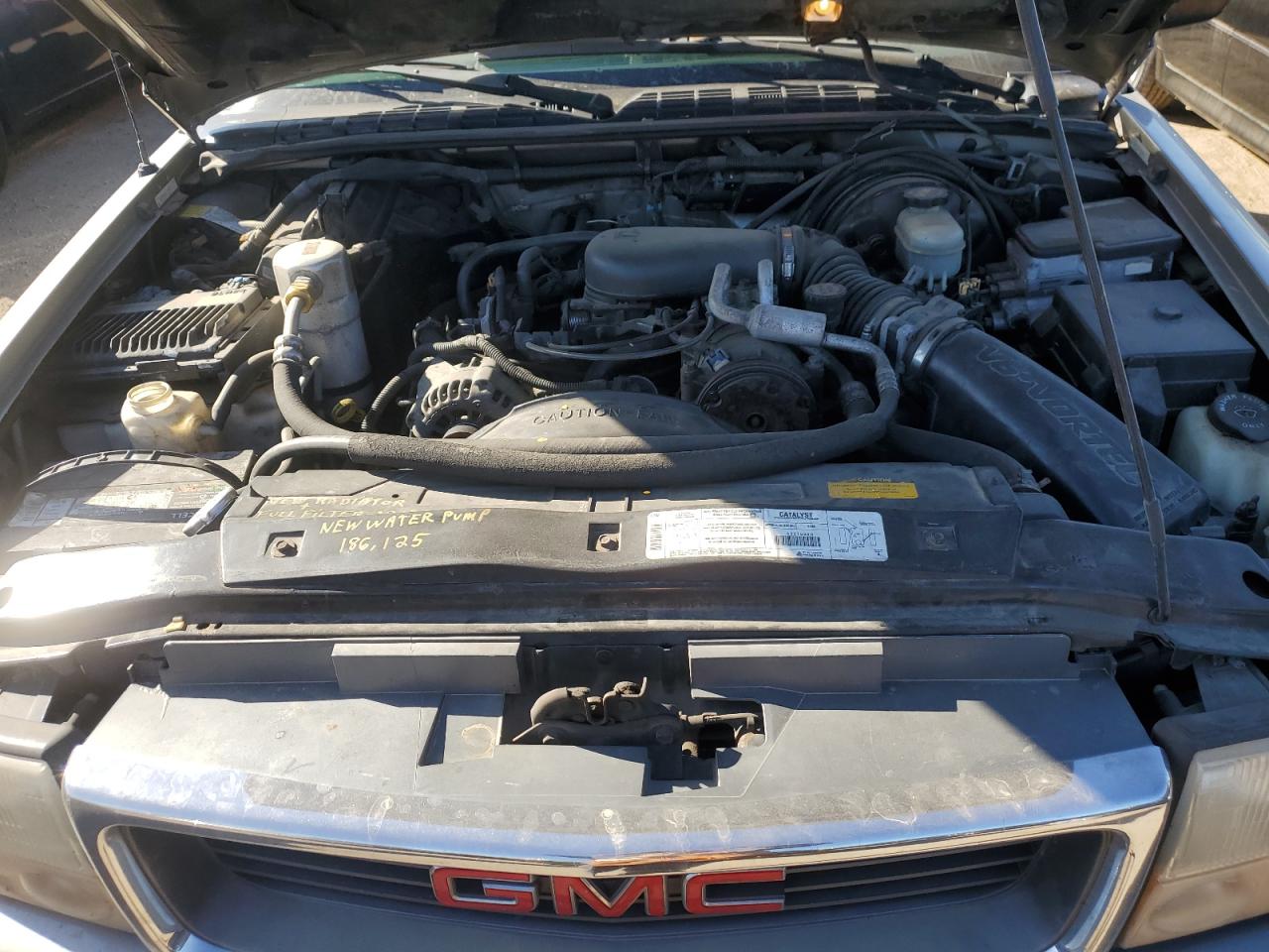 1999 GMC Jimmy VIN 1GKDT13W1X2537011 Copart auction photo, front end / rear end damage thumbnail 11