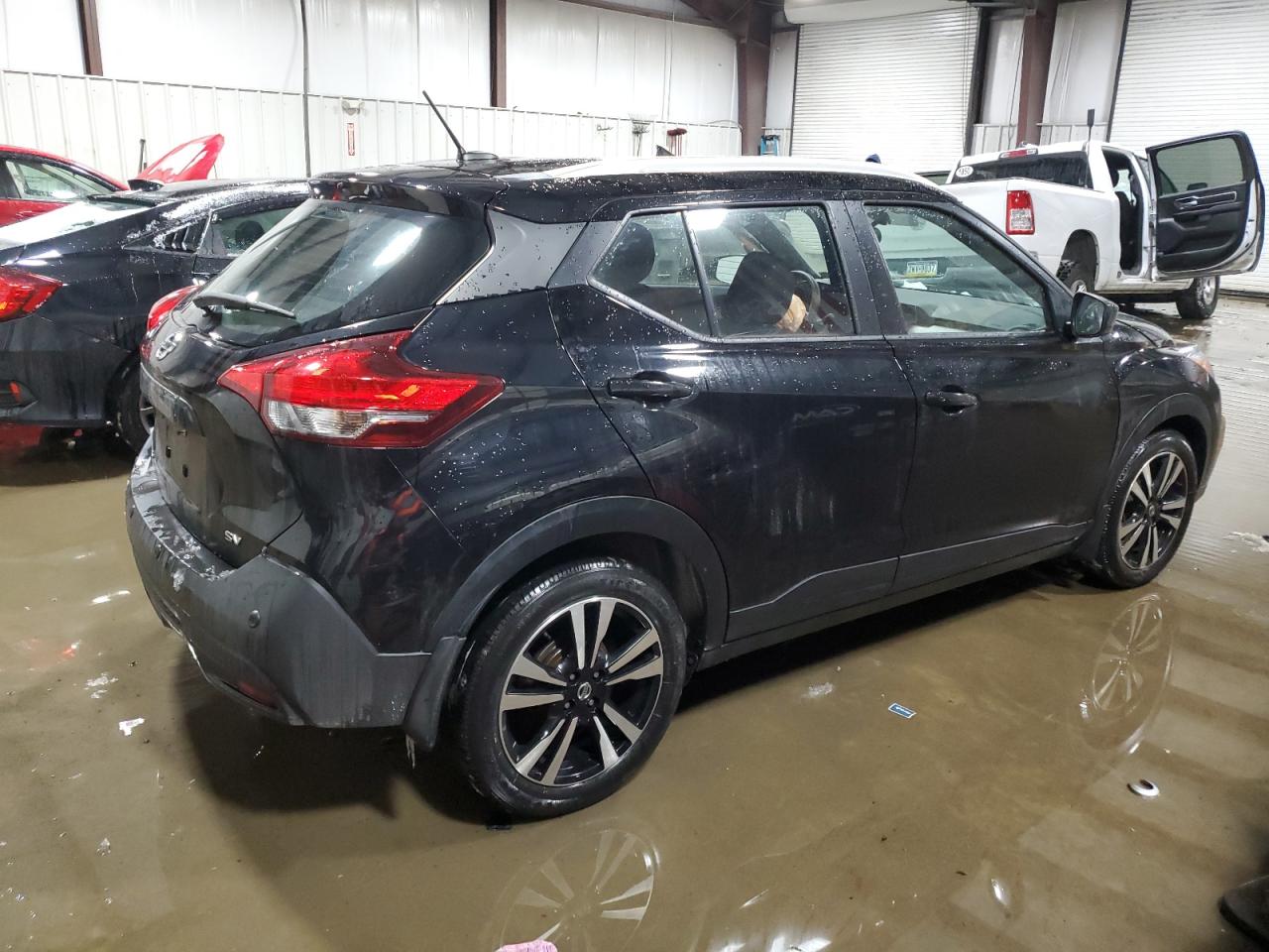 2020 Nissan Kicks VIN 3N1CP5CV8LL557990 Copart auction photo, front end damage thumbnail 3