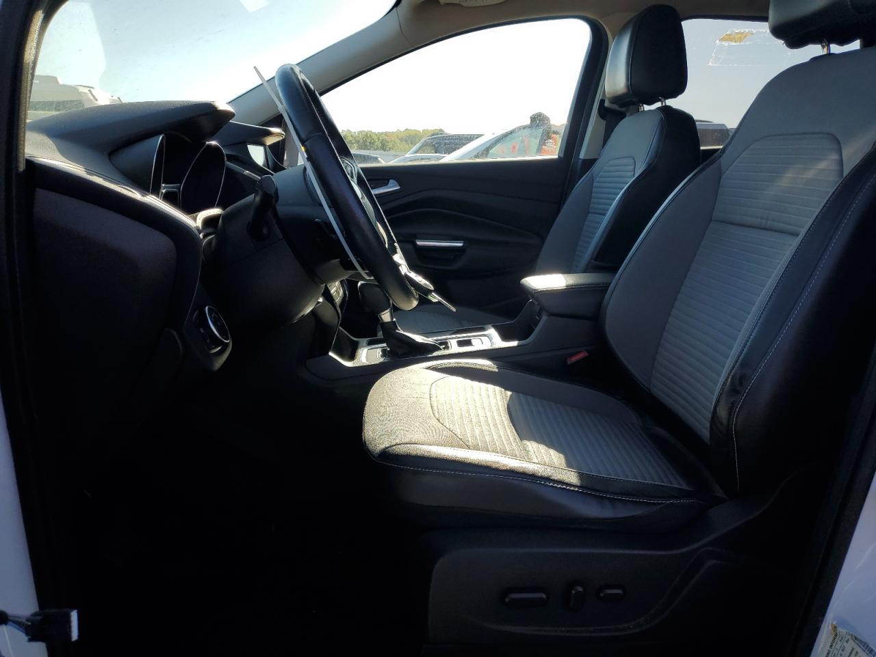 2017 Ford Escape VIN 1FMCU9G91HUB74573 Copart auction photo, front end / minor dent/scratches damage thumbnail 7