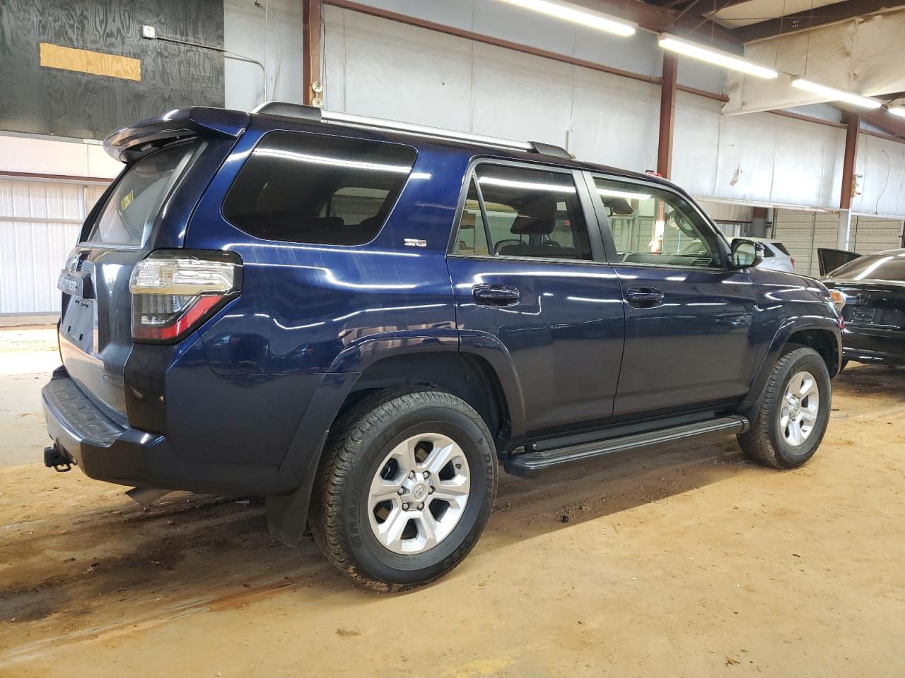 2021 Toyota 4Runner VIN JTENU5JR4M5947163 Copart auction photo, all over damage thumbnail 3