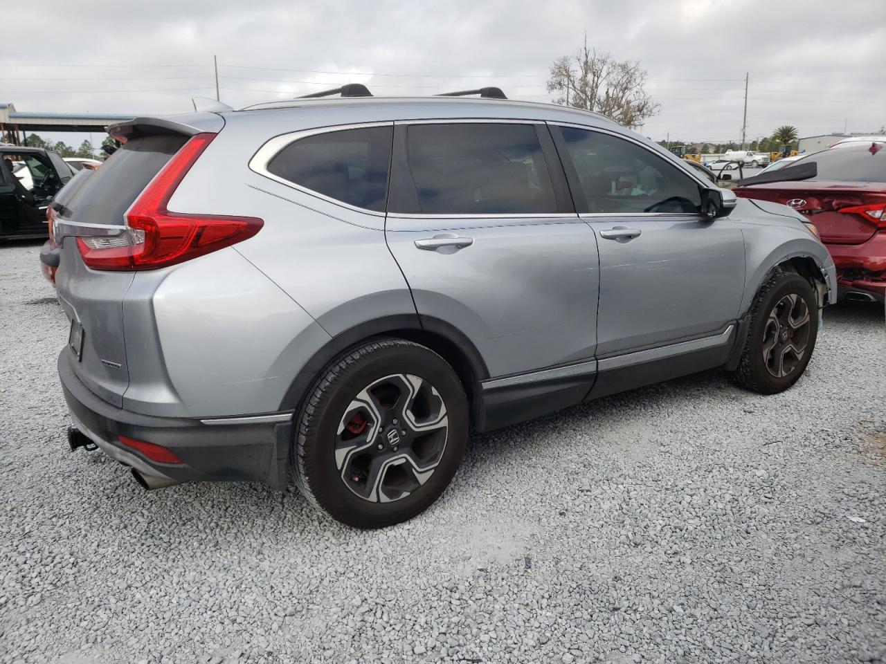 2018 Honda CR-V VIN 7FARW1H93JE055337 Copart auction photo, front end / side damage thumbnail 3