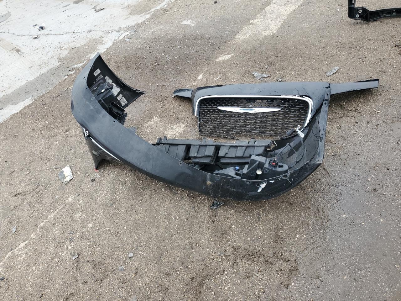 2015 Chrysler 300 VIN 2C3CCAAG0FH772612 Copart auction photo, front end / rear end damage thumbnail 12