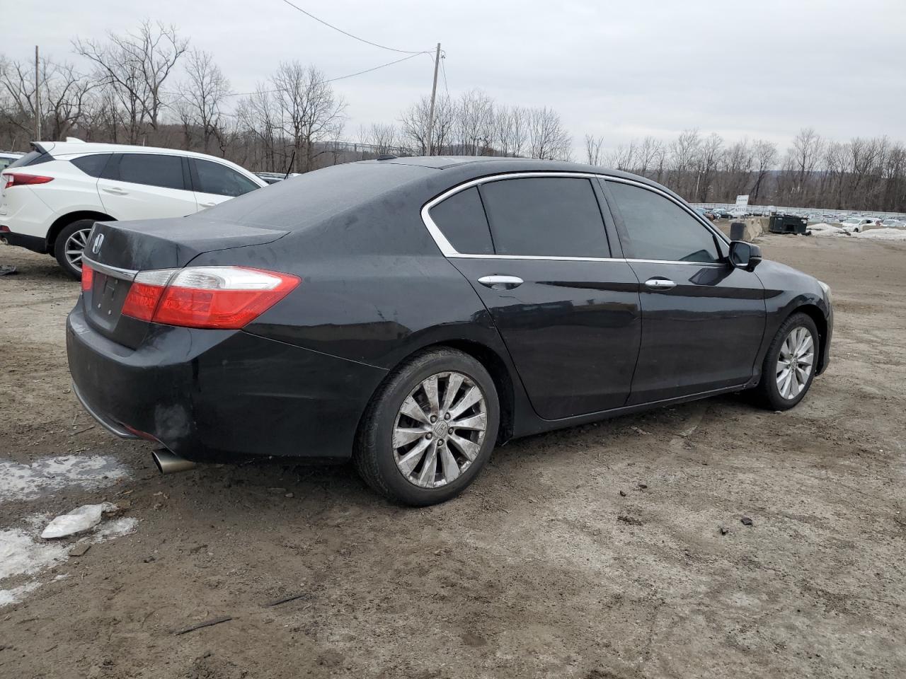2013 Honda Accord VIN 1HGCR2F88DA159247 Copart auction photo, minor dent/scratches / side damage thumbnail 3