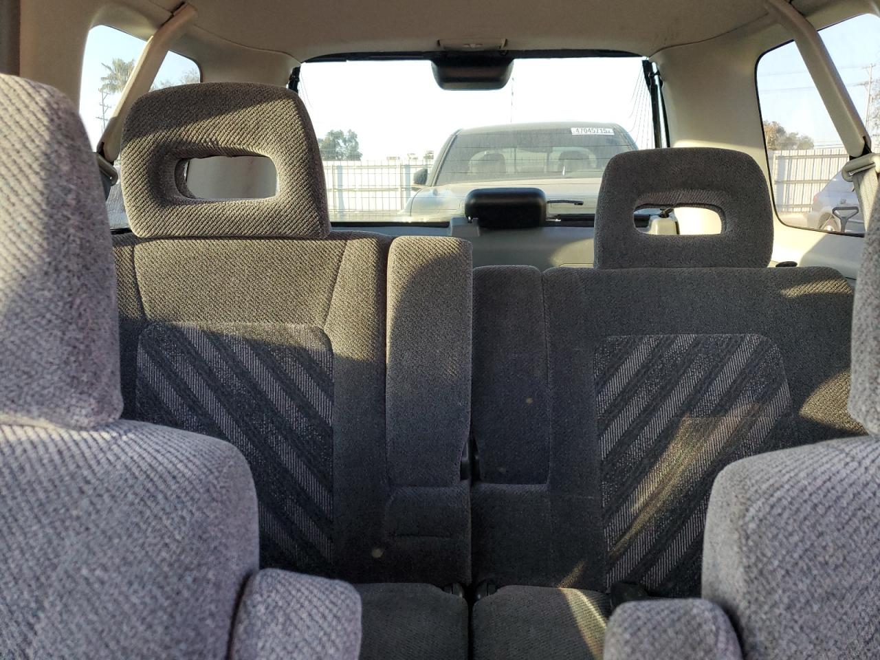 1998 Honda CR-V VIN JHLRD1865WC060781 Copart auction photo, minor dent/scratches damage thumbnail 10