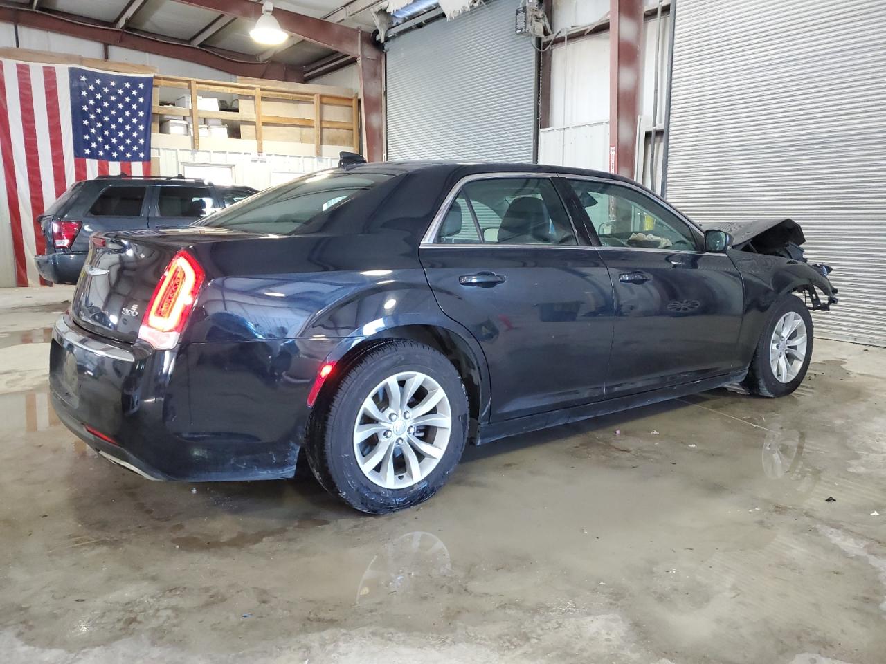2015 Chrysler 300 VIN 2C3CCAAG5FH810674 Copart auction photo, front end / minor dent/scratches damage thumbnail 3