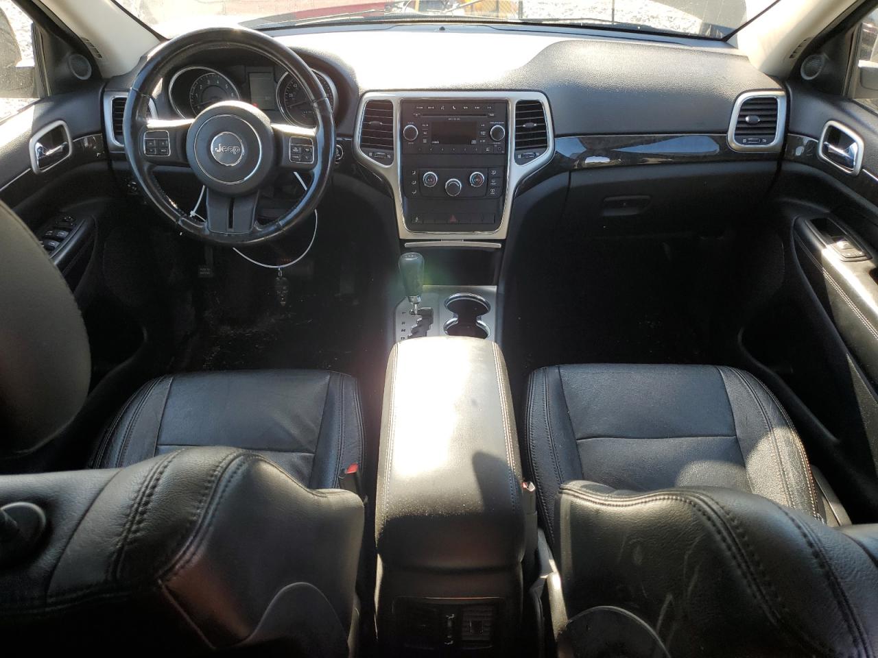2011 Jeep Grand Cherokee VIN 1J4RR4GG7BC586005 Copart auction photo, front end / undercarriage damage thumbnail 8