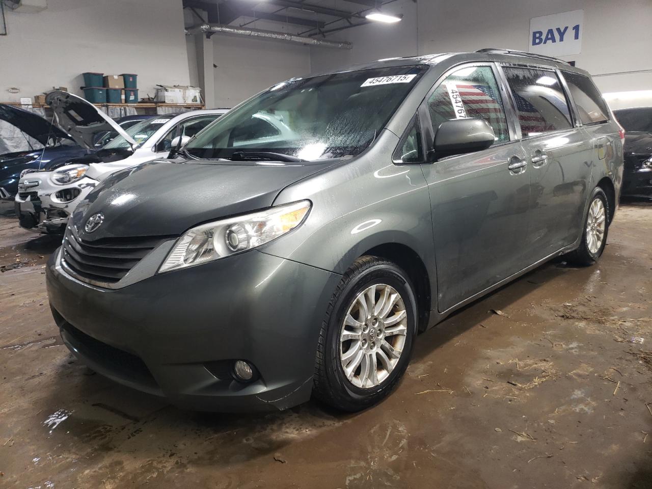 2011 Toyota Sienna VIN 5TDYK3DC7BS097572