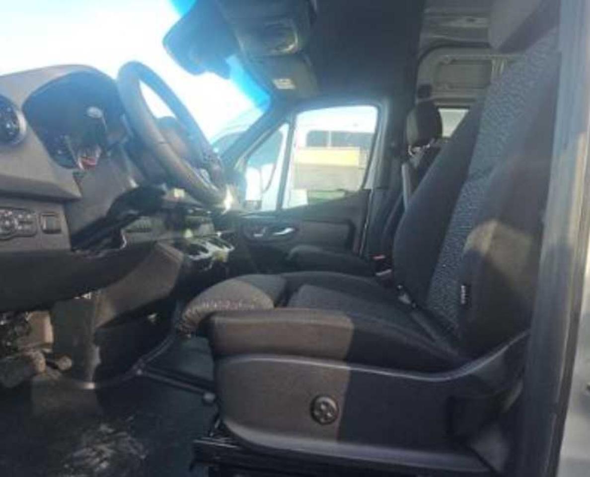2023 Mercedes-Benz Sprinter VIN W1X8ND6Y1PT132833 Copart auction photo, normal wear / minor dent/scratches damage thumbnail 5