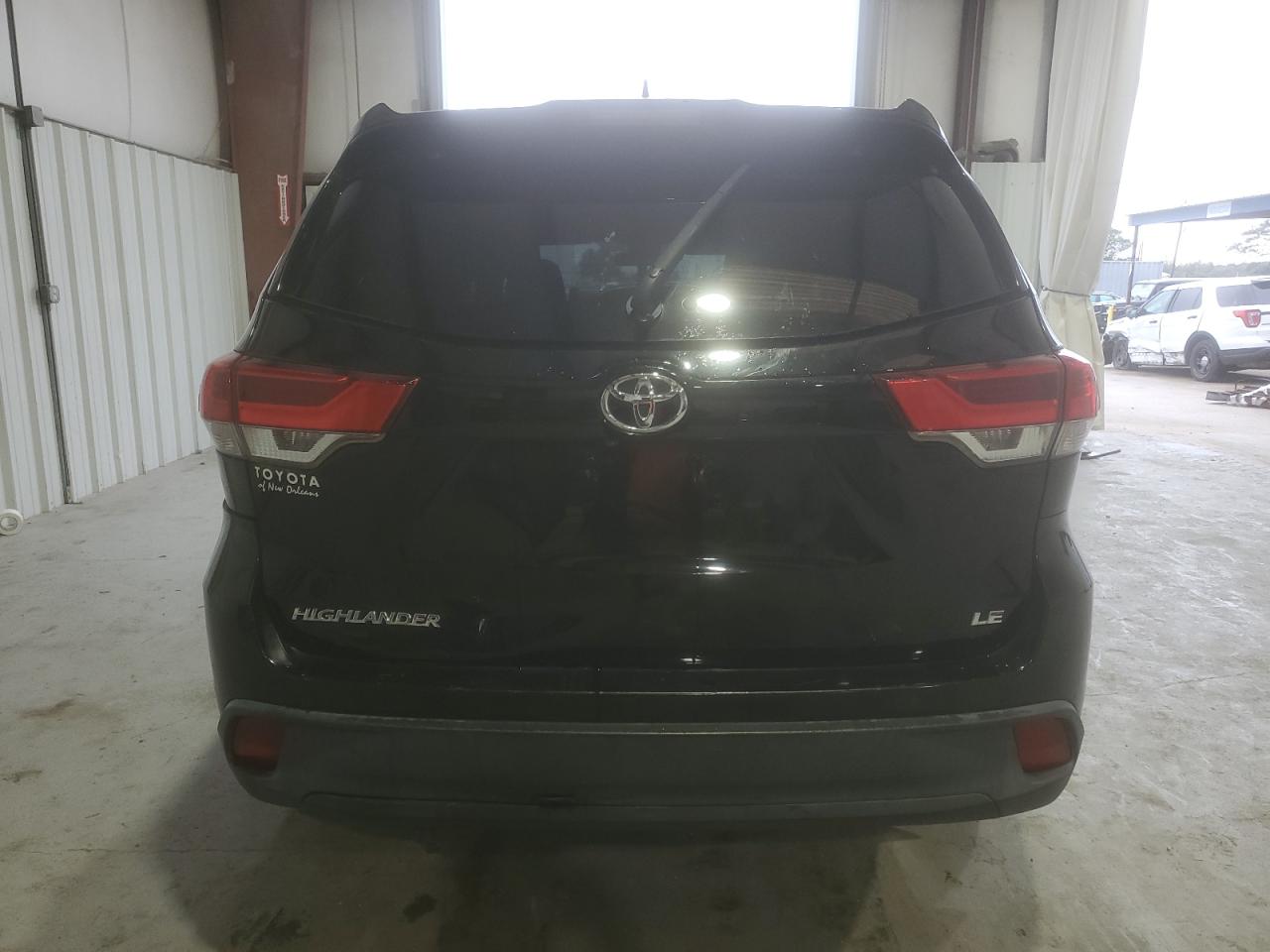 2018 Toyota Highlander VIN 5TDZZRFHXJS258703 Copart auction photo, front end / side damage thumbnail 6