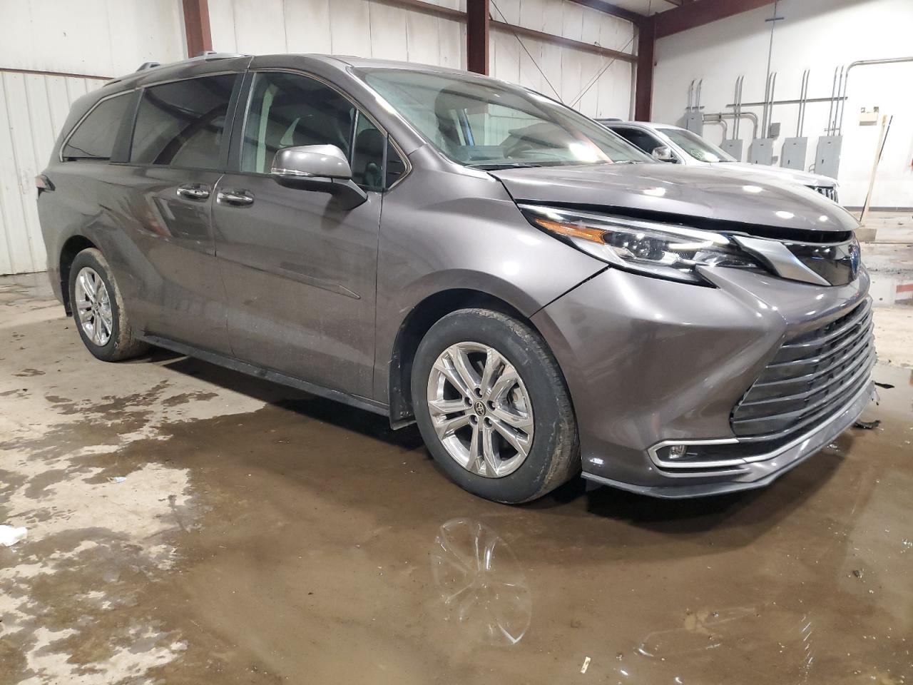 2023 Toyota Sienna VIN 5TDESKFC7PS082748 Copart auction photo, front end damage thumbnail 4