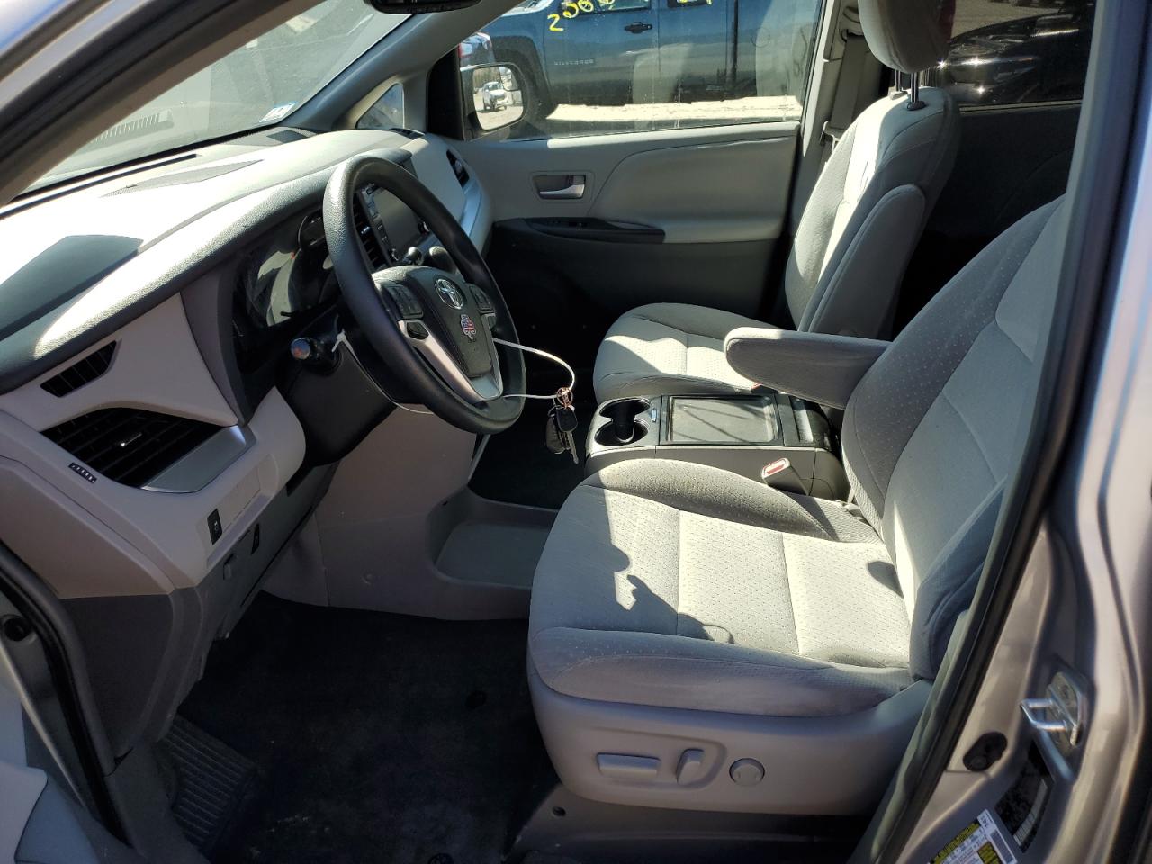 2018 Toyota Sienna VIN 5TDJZ3DC8JS208707 Copart auction photo, front end damage thumbnail 7