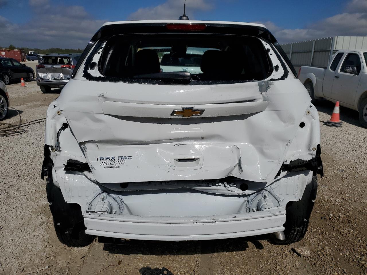 2022 Chevrolet Trax VIN KL7CJNSM9NB541760 Copart auction photo, rear end damage thumbnail 6