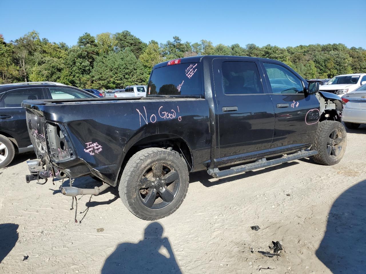2016 RAM 1500 VIN 3C6RR7KT5GG266558 Copart auction photo, front end / rear end damage thumbnail 3