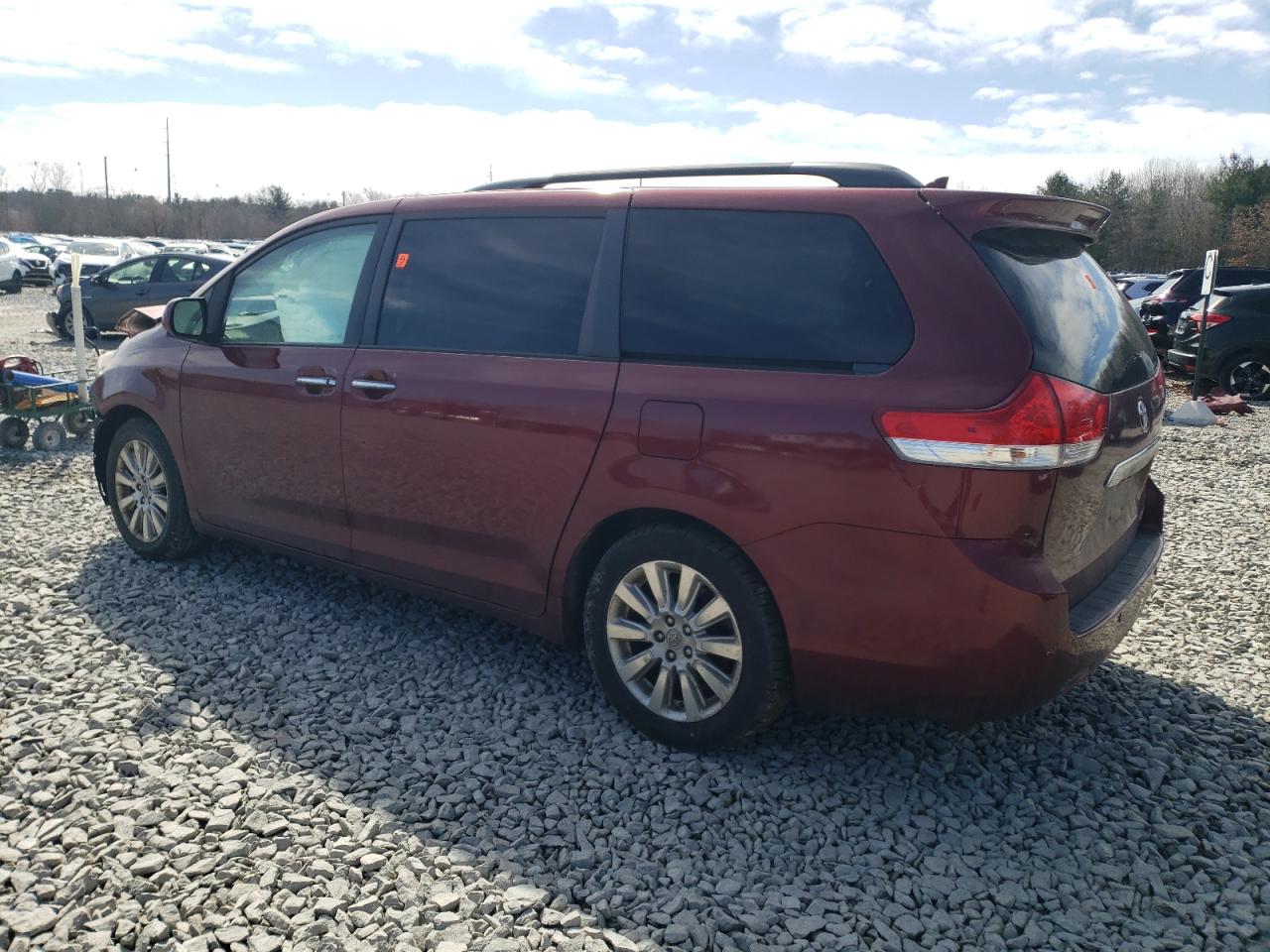 2011 Toyota Sienna VIN 5TDDK3DC3BS006120 Copart auction photo, front end / minor dent/scratches damage thumbnail 2