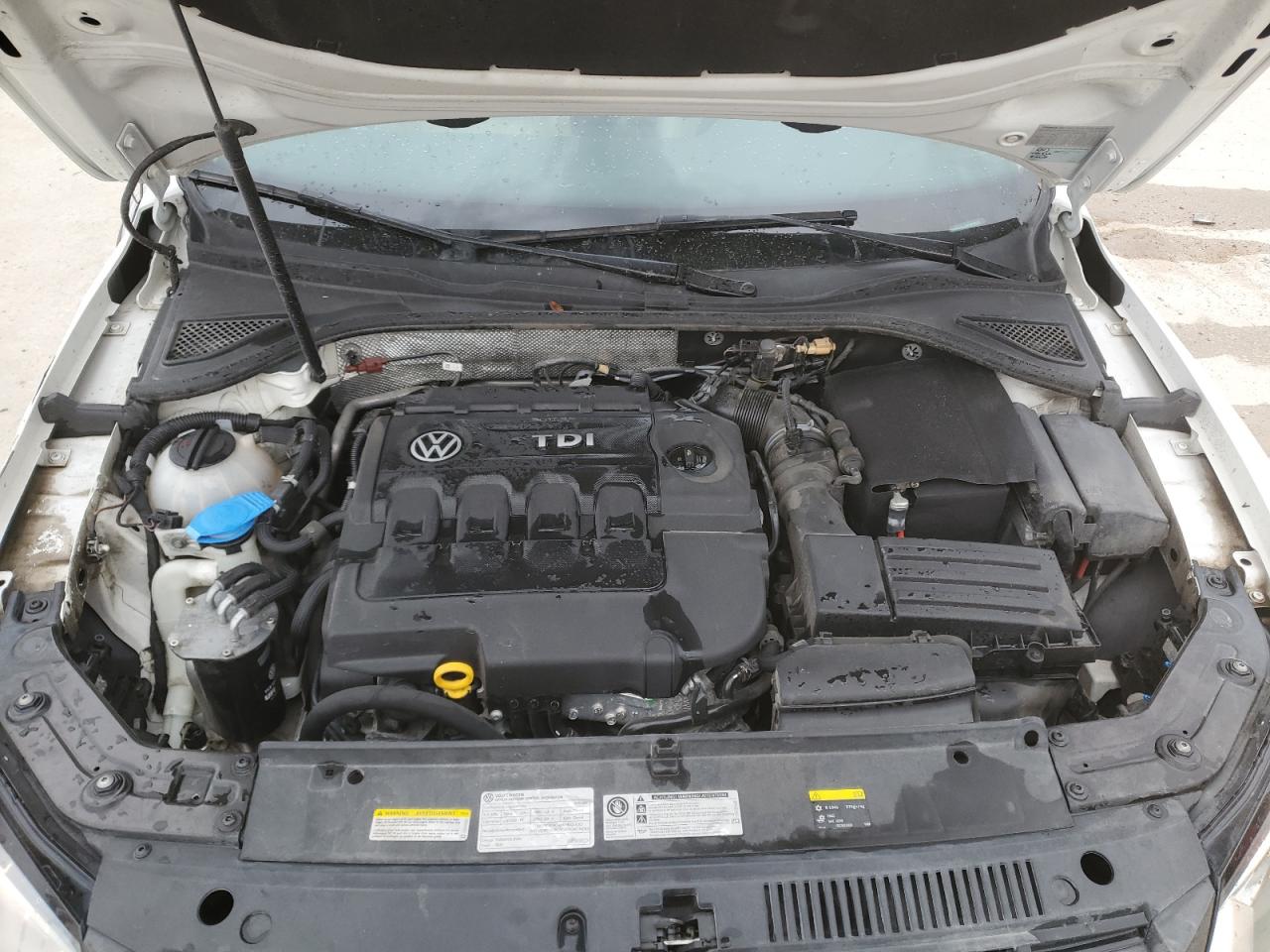2015 Volkswagen Passat VIN 1VWCV7A38FC073122 Copart auction photo, side / minor dent/scratches damage thumbnail 11