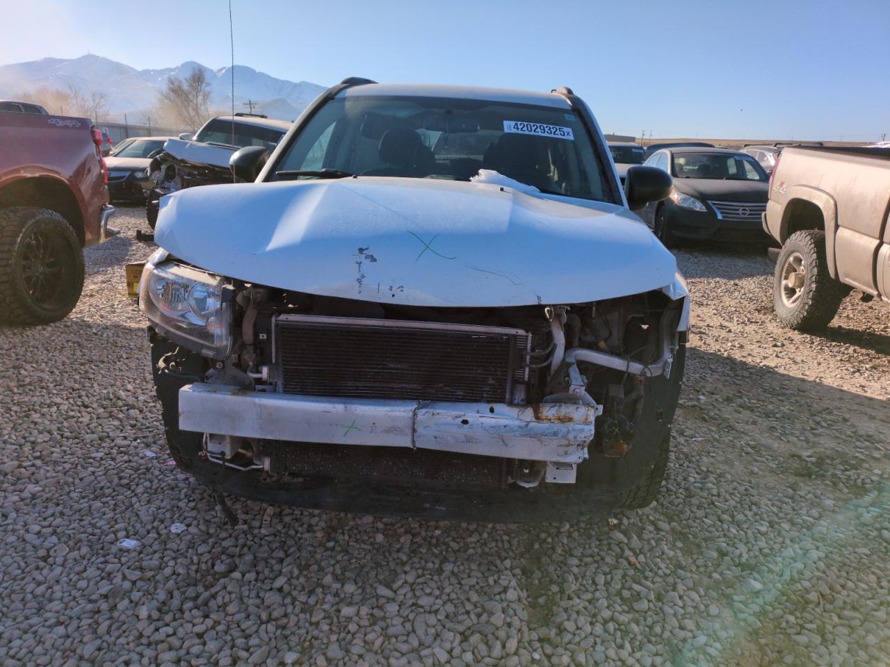 2017 Jeep Compass VIN 1C4NJCBA6HD147986 Copart auction photo, front end damage thumbnail 5