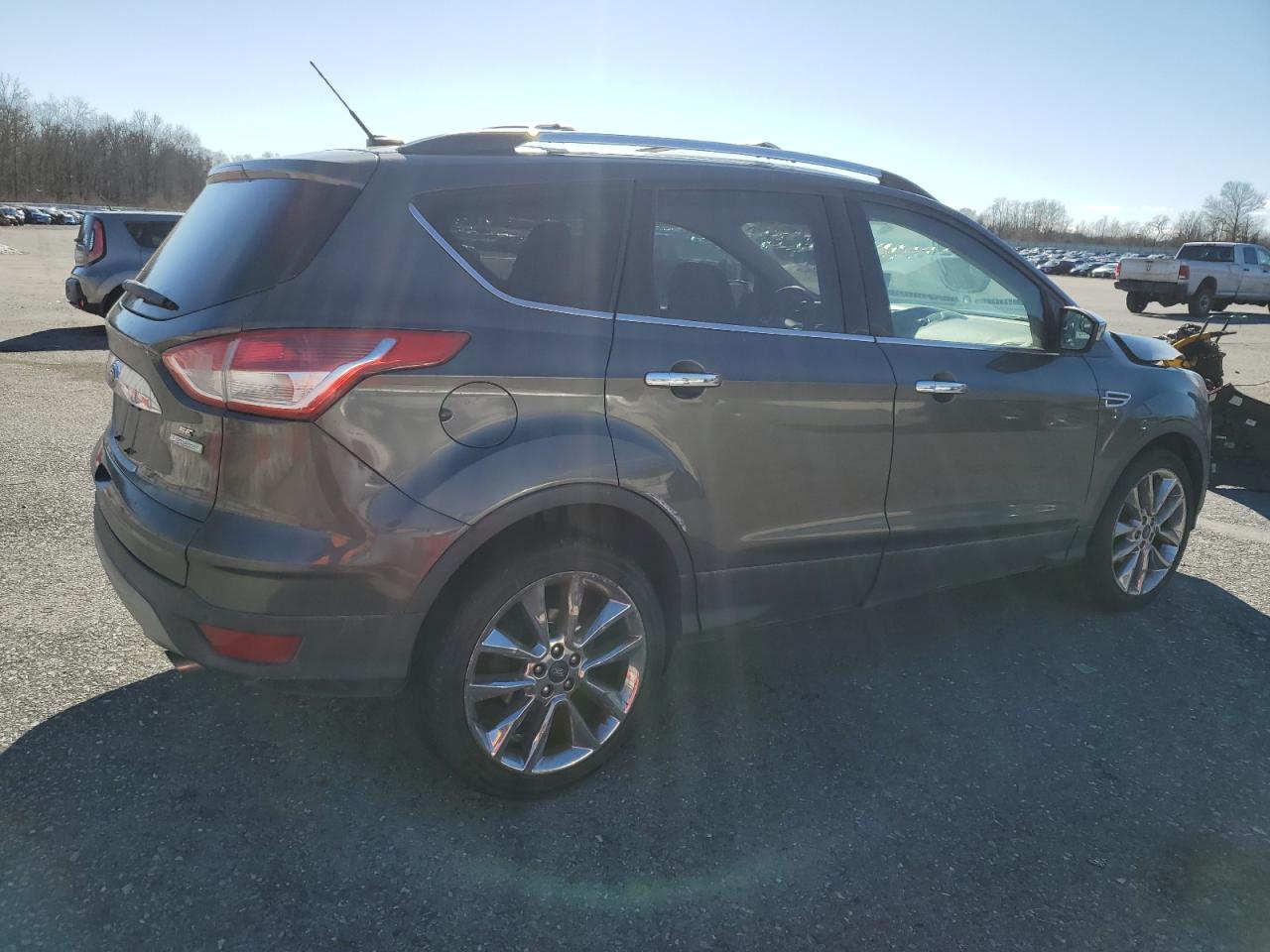 2015 Ford Escape VIN 1FMCU0GX9FUA49117 Copart auction photo, front end / side damage thumbnail 3