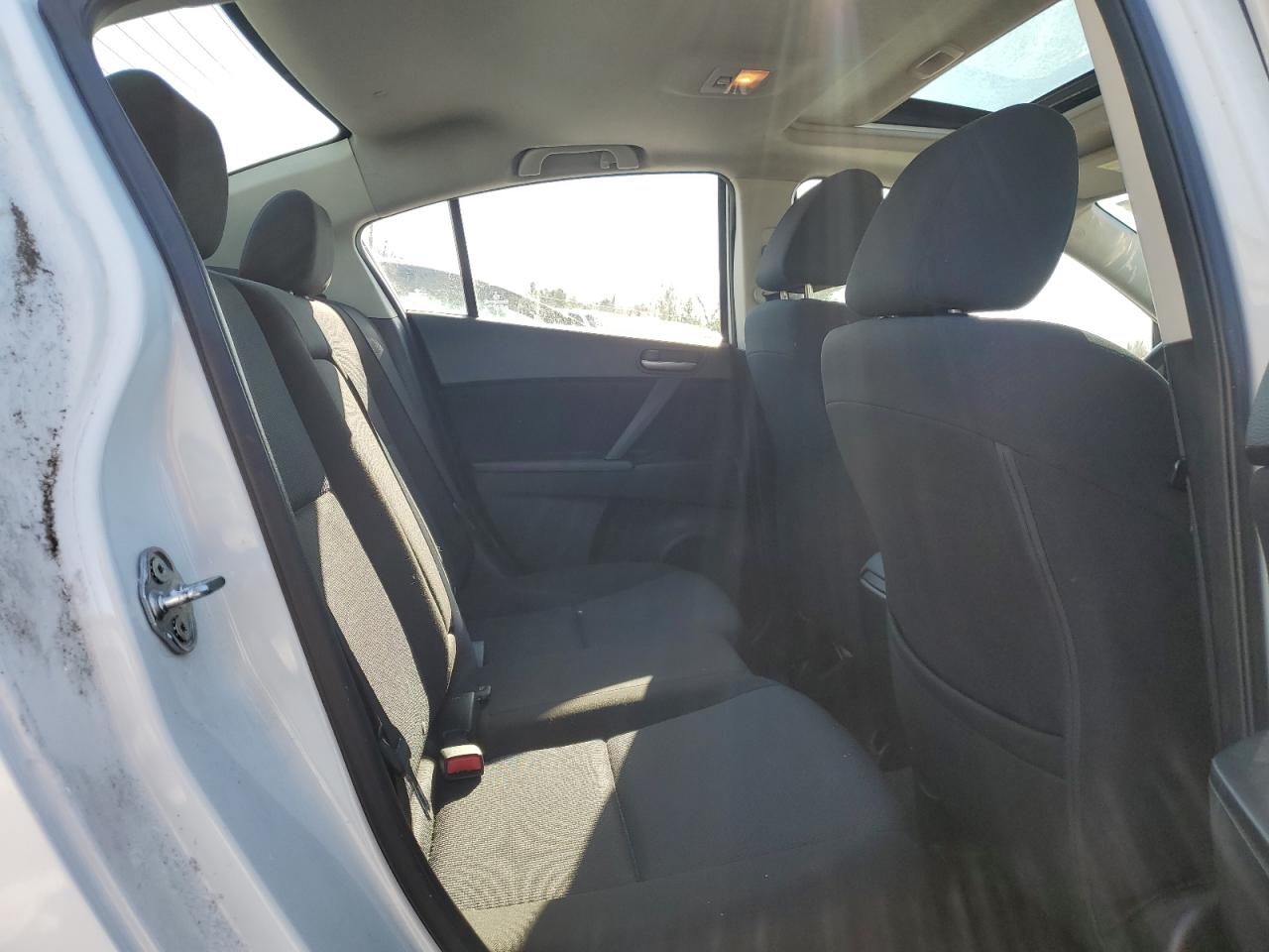 2011 Mazda 3 VIN JM1BL1VG1B1900897 Copart auction photo, front end / undercarriage damage thumbnail 10