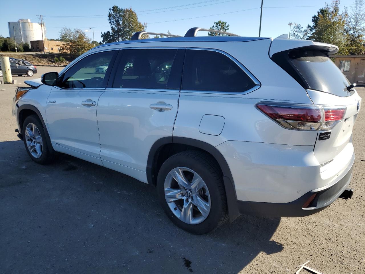 2016 Toyota Highlander VIN 5TDDCRFH3GS019322 Copart auction photo, front end damage thumbnail 2