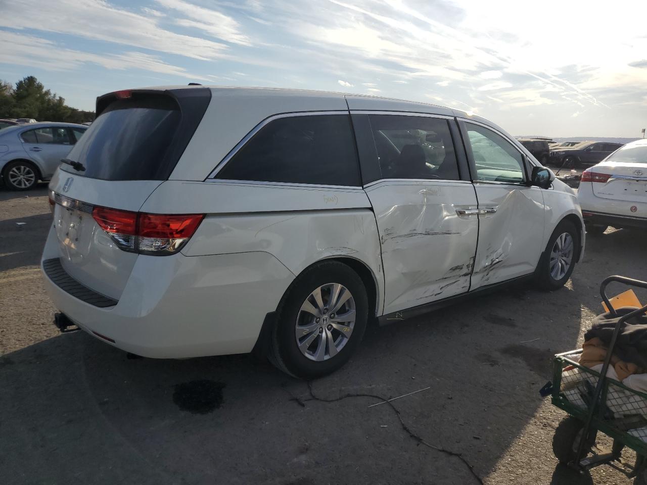 2017 Honda Odyssey VIN 5FNRL5H63HB020695 Copart auction photo, side damage thumbnail 3