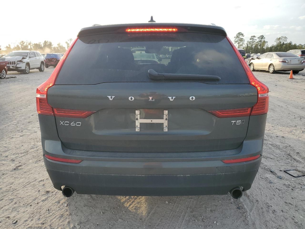 2018 Volvo XC60 VIN LYV102RK0JB106389 Copart auction photo, front end damage thumbnail 6
