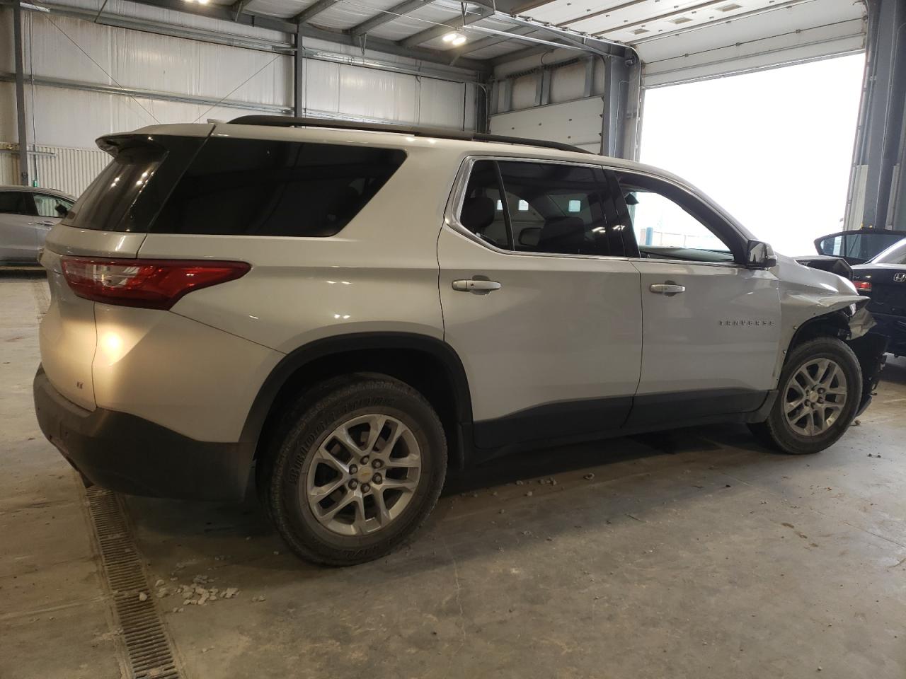 2020 Chevrolet Traverse VIN 1GNEVHKW2LJ163441 Copart auction photo, front end damage thumbnail 3