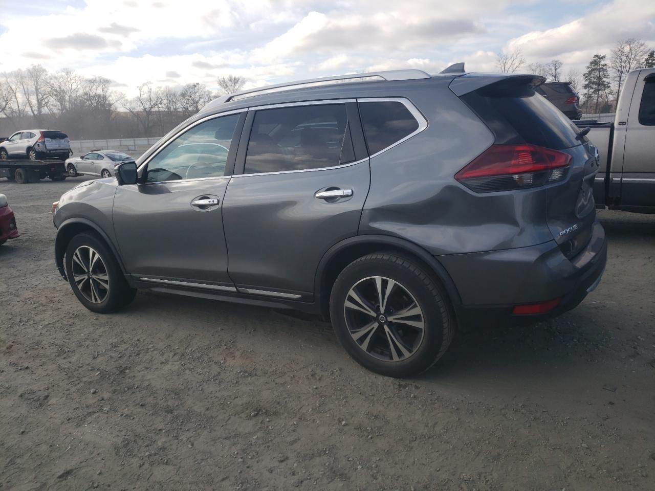 2018 Nissan Rogue VIN JN8AT2MV2JW317875 Copart auction photo, front end / side damage thumbnail 2