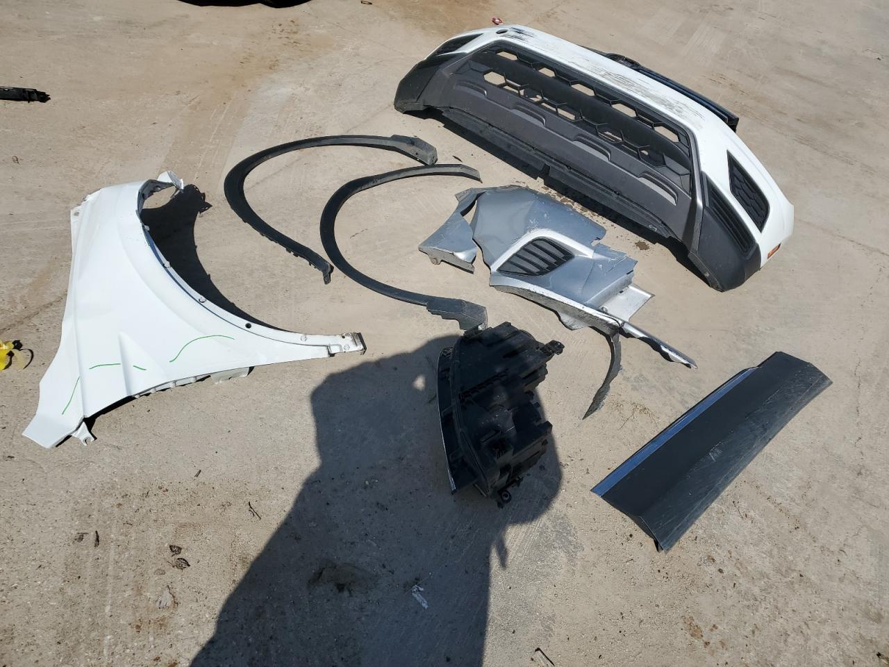 2021 Volkswagen Tiguan VIN 3VV2B7AX9MM157120 Copart auction photo, front end / side damage thumbnail 13