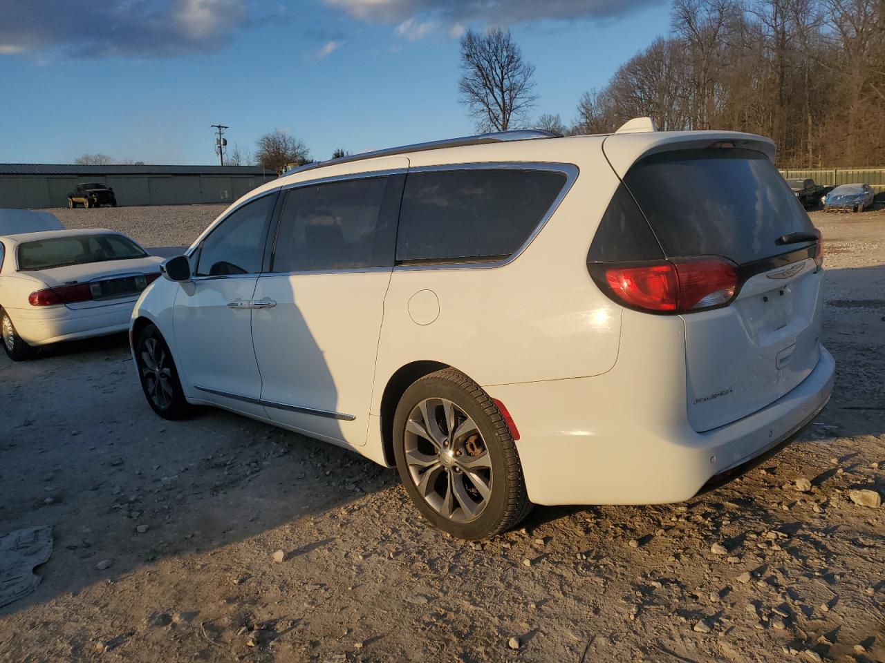 2017 Chrysler Pacifica VIN 2C4RC1GGXHR762745 Copart auction photo, side damage thumbnail 2
