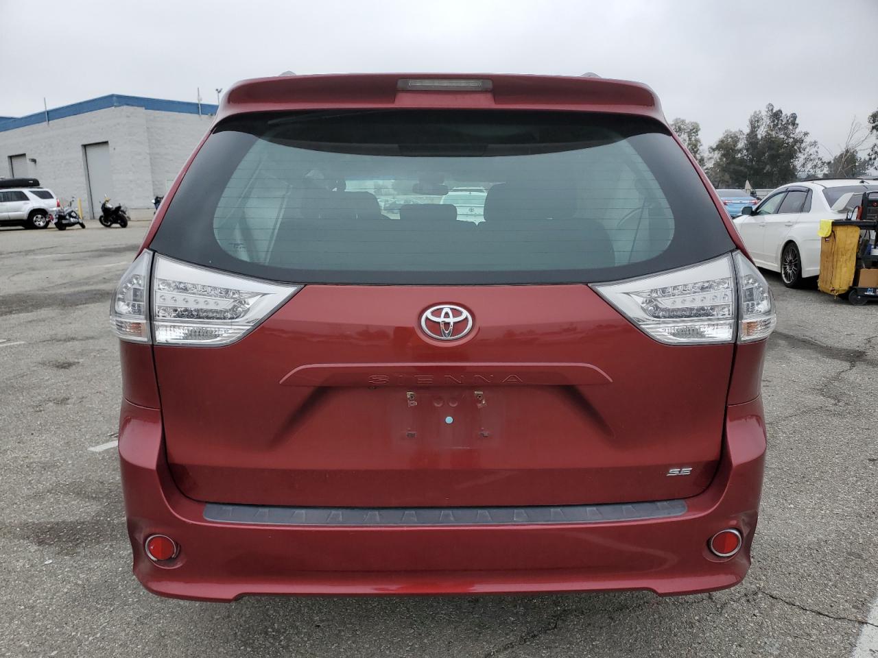 2017 Toyota Sienna VIN 5TDXZ3DC0HS800154 Copart auction photo, front end damage thumbnail 6