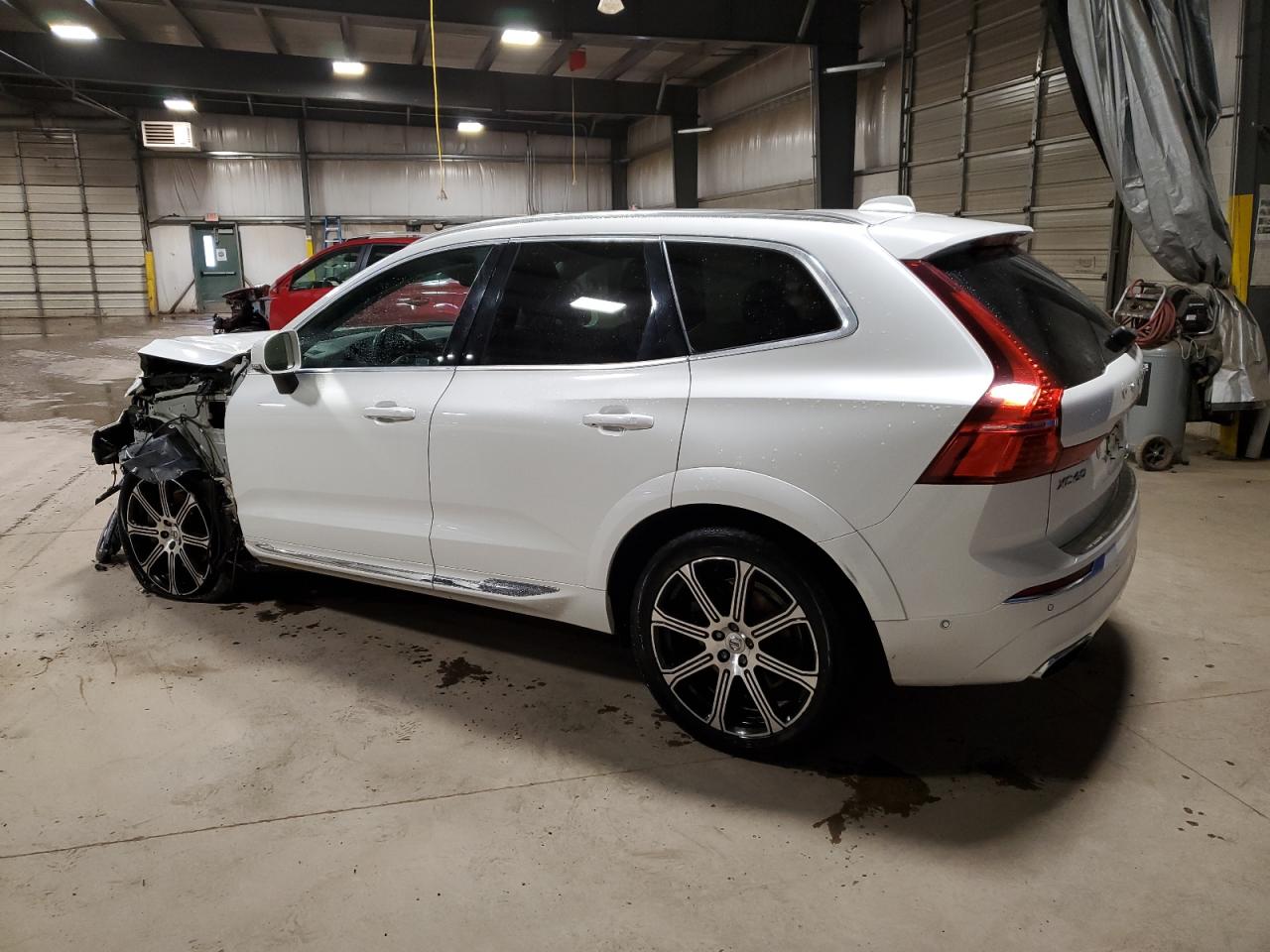 2018 Volvo XC60 VIN YV4A22RL0J1049022 Copart auction photo, front end damage thumbnail 2