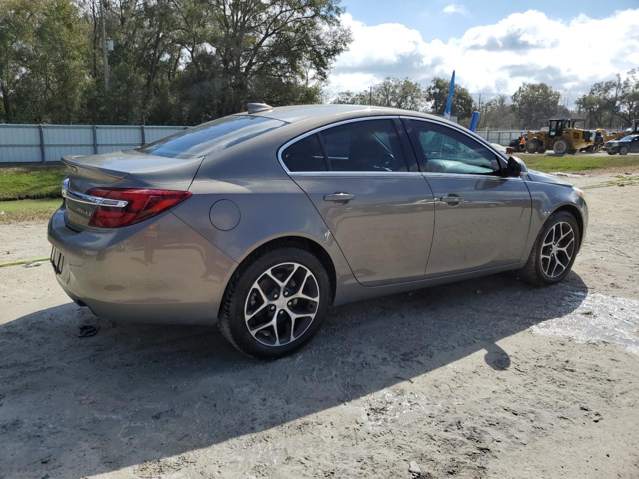 2017 Buick Regal VIN 2G4GL5EX0H9192591 Copart auction photo, front end / side damage thumbnail 3