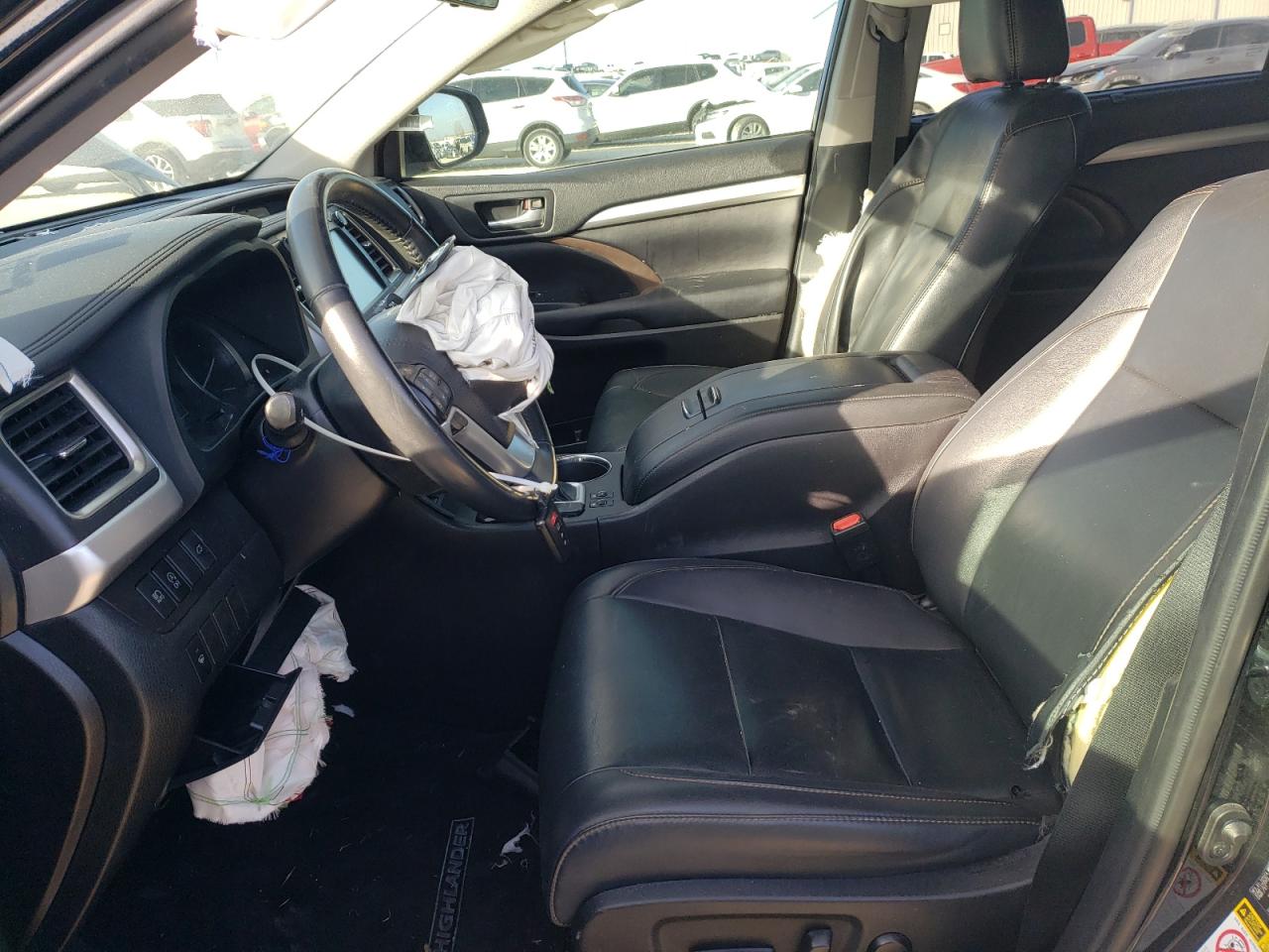 2019 Toyota Highlander VIN 5TDKZRFH0KS335761 Copart auction photo, front end / minor dent/scratches damage thumbnail 7